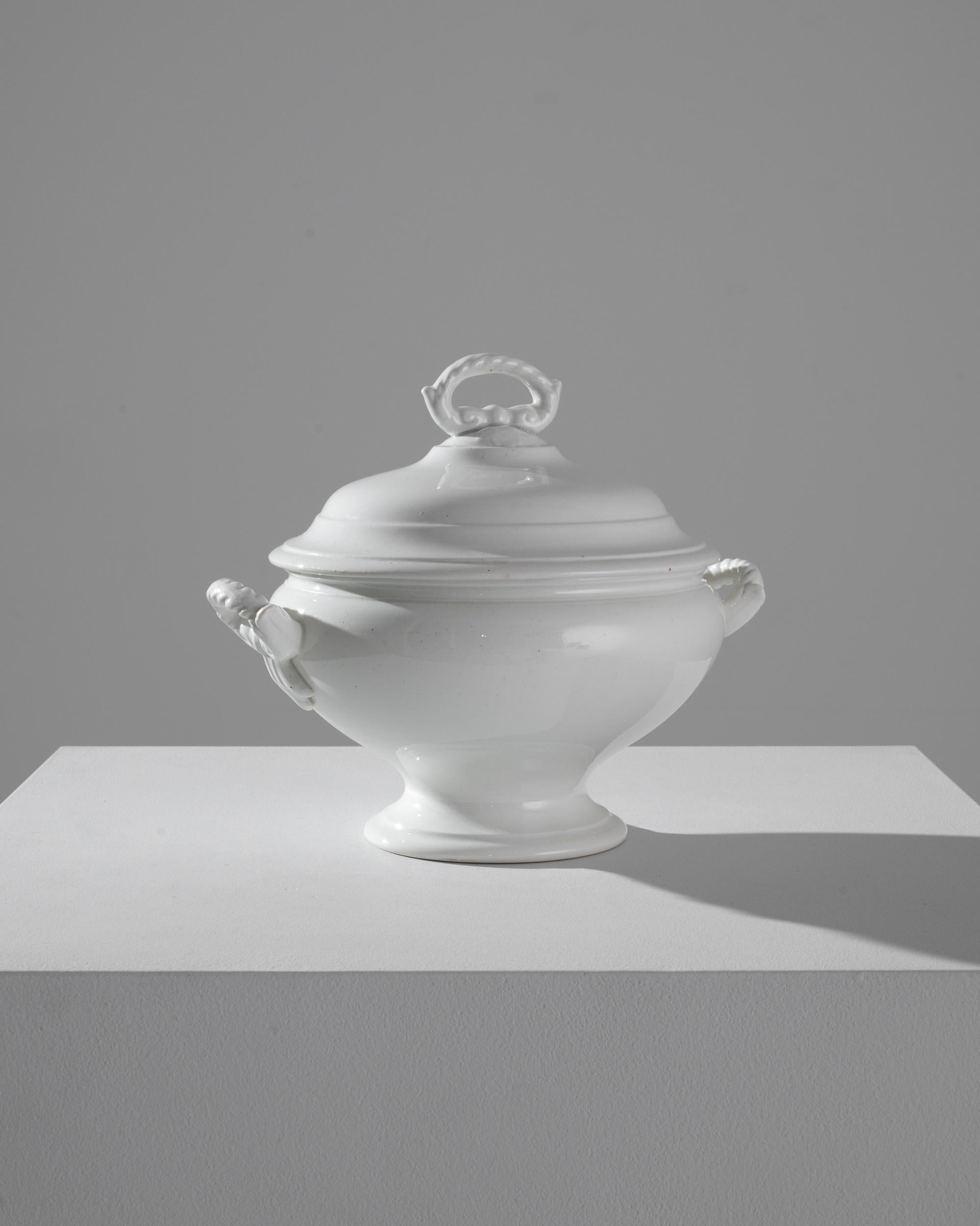 Early 20th Century 1900s Belgian Porcelain Tureen