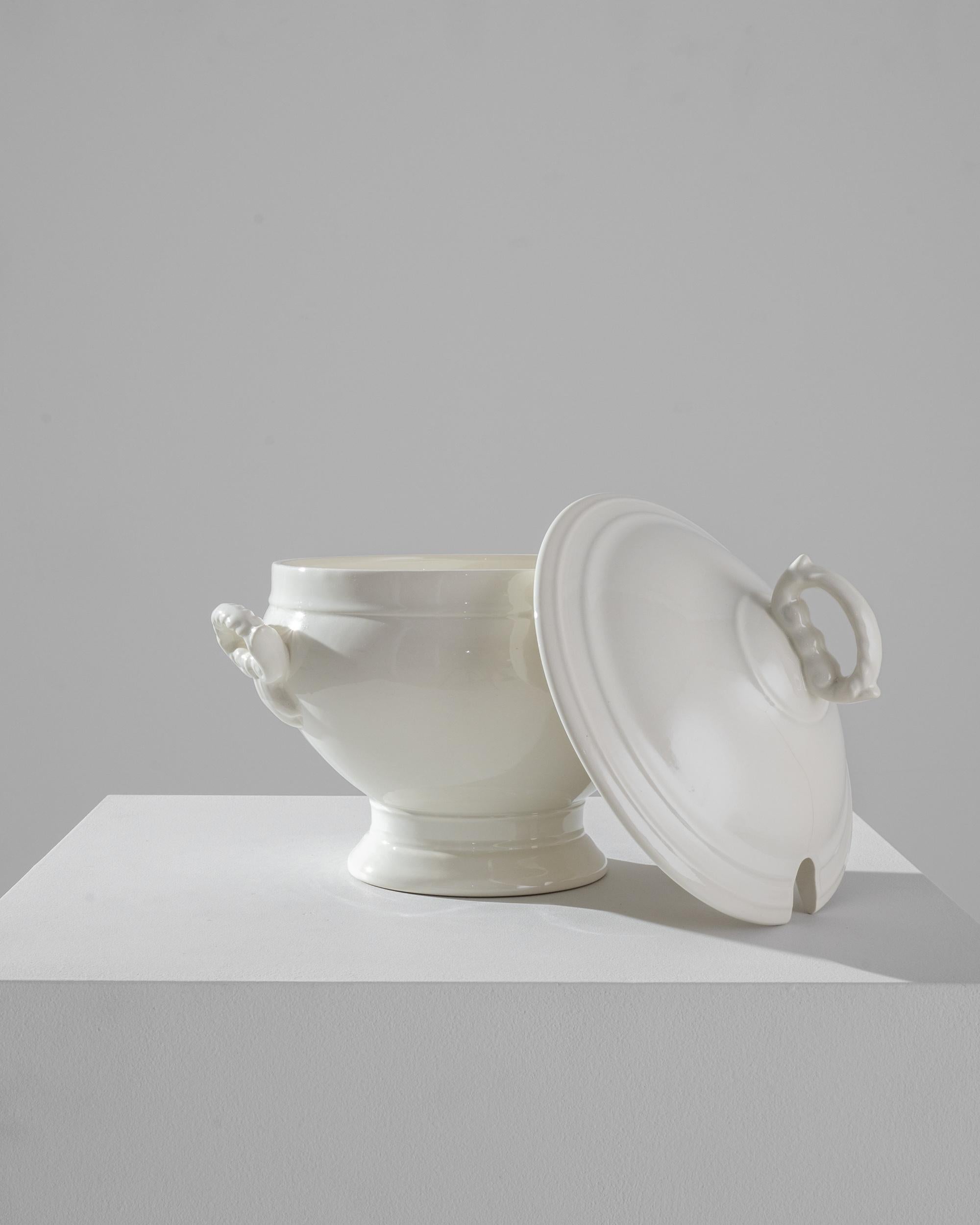 1900s Belgian Porcelain Tureen 1