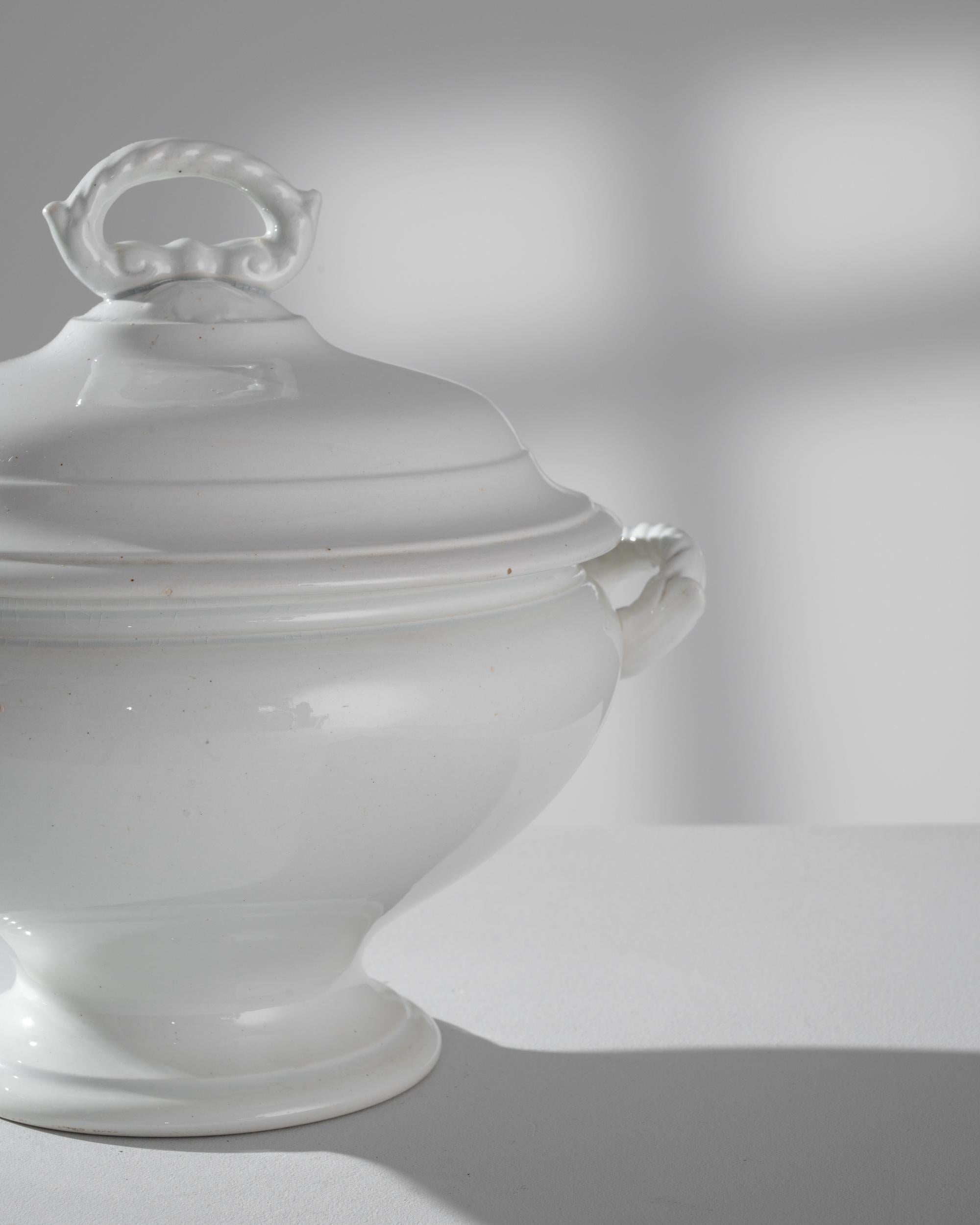 1900s Belgian Porcelain Tureen 3