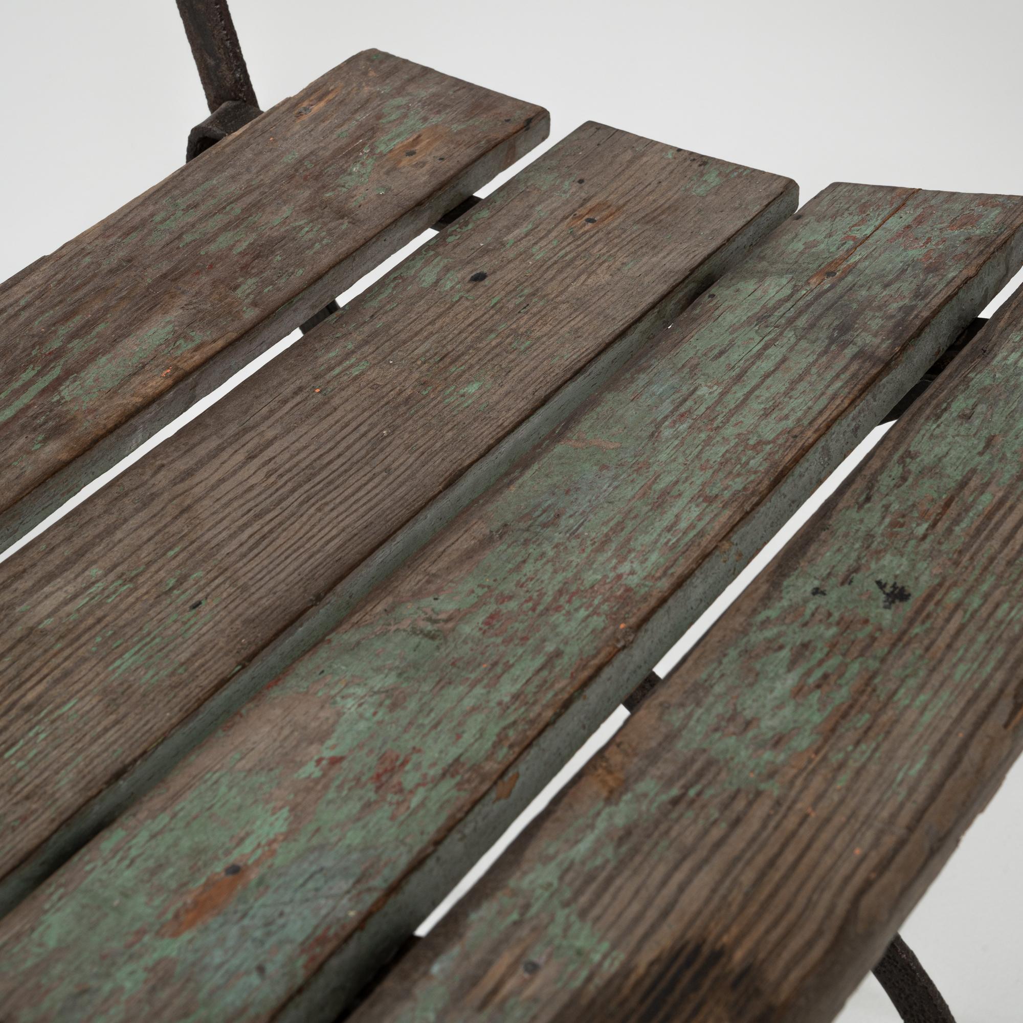 1900s Belgian Set Of Four Metal & Wooden Garden Chairs For Sale 4