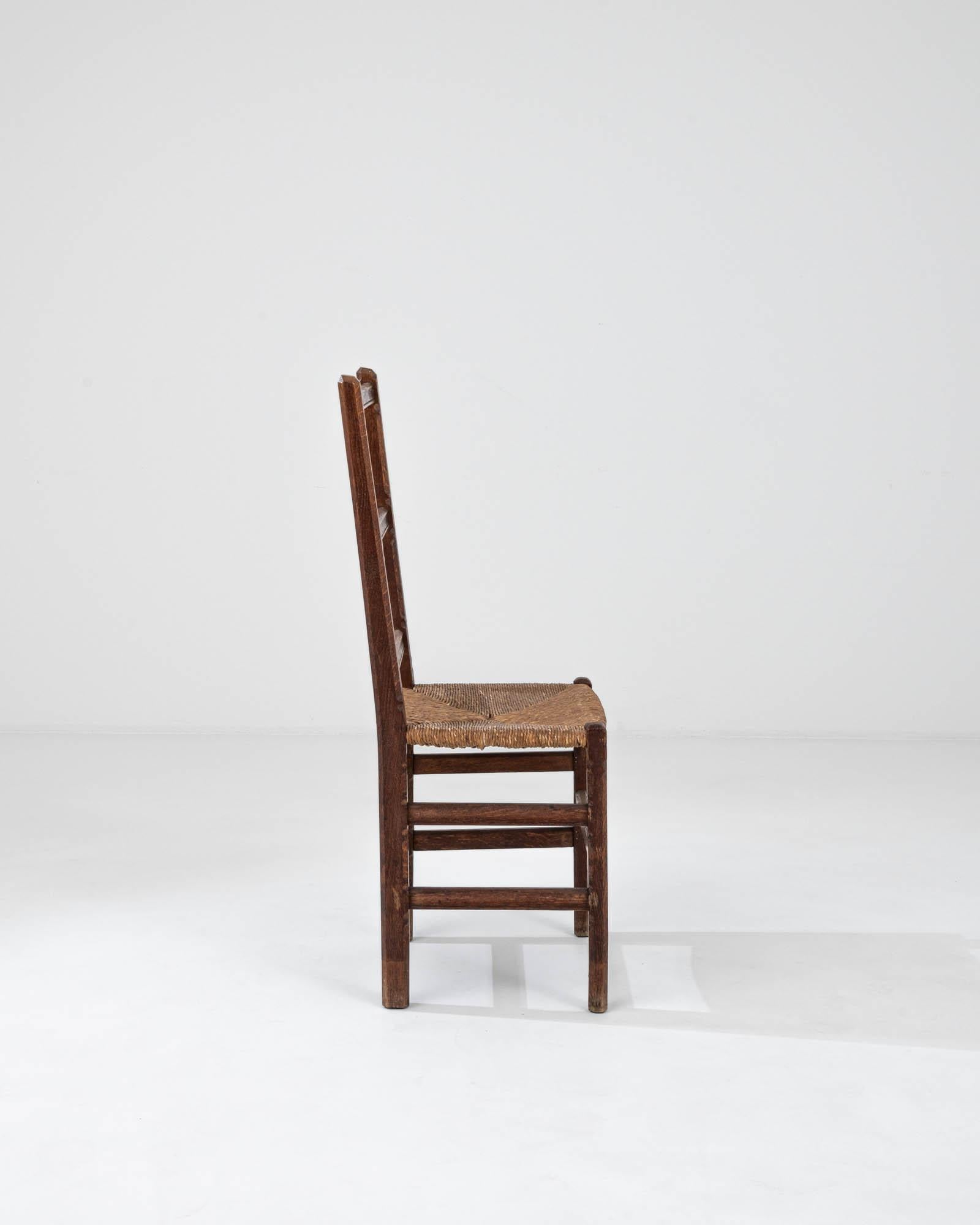 Sedia belga in legno del 1900 In condizioni buone in vendita a High Point, NC