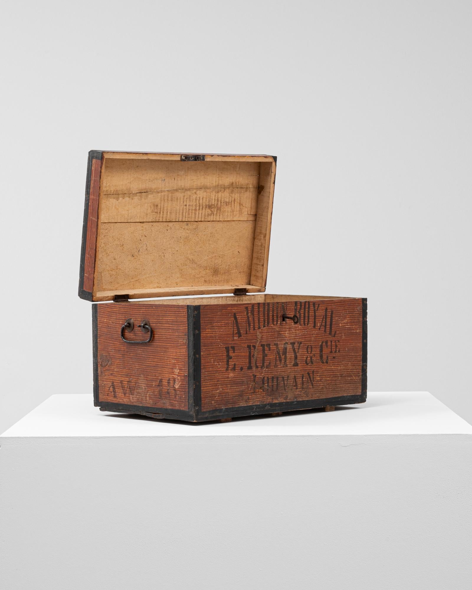 Legno Cassapanca belga del 1900 in vendita