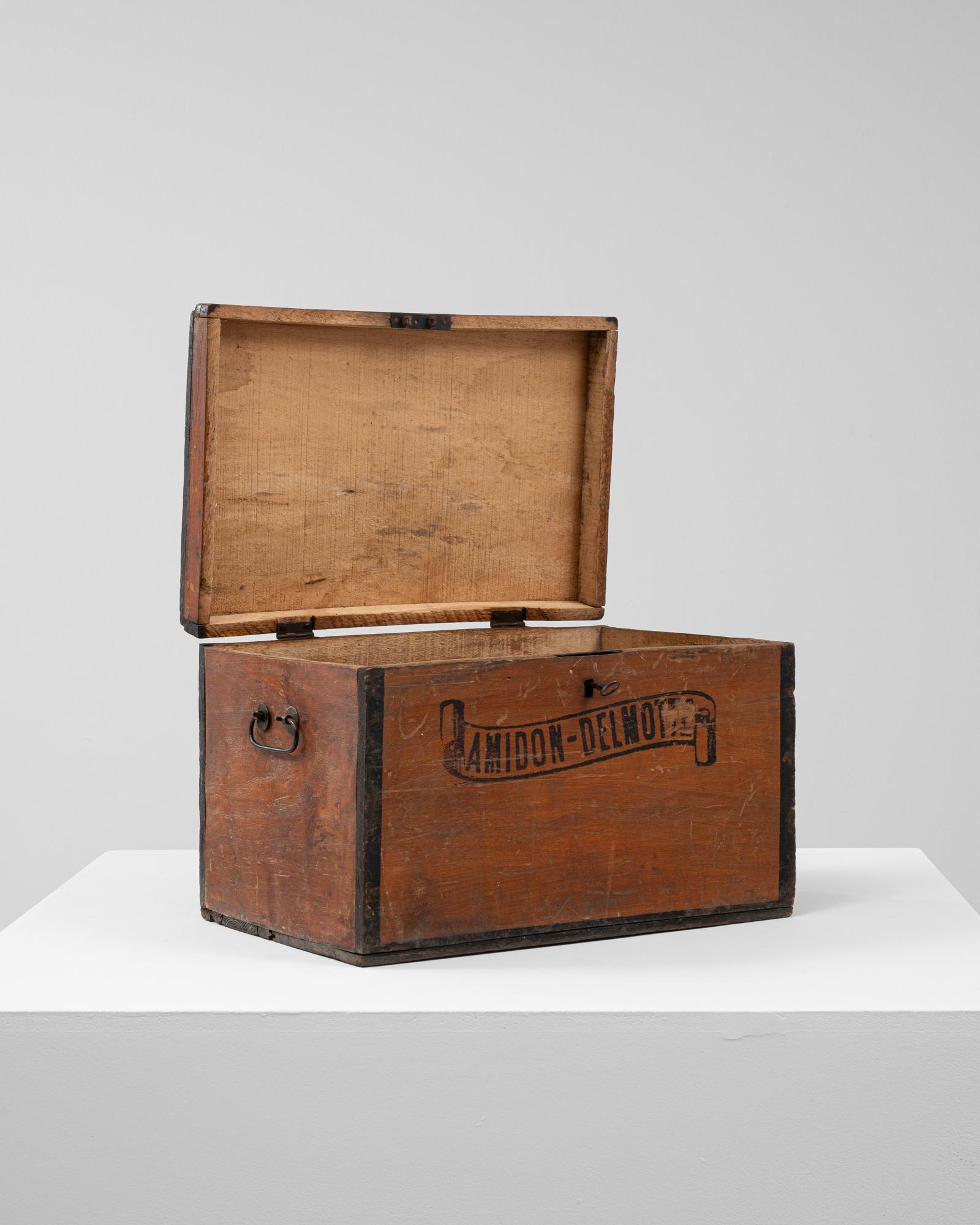 Legno Cassapanca belga del 1900 in vendita