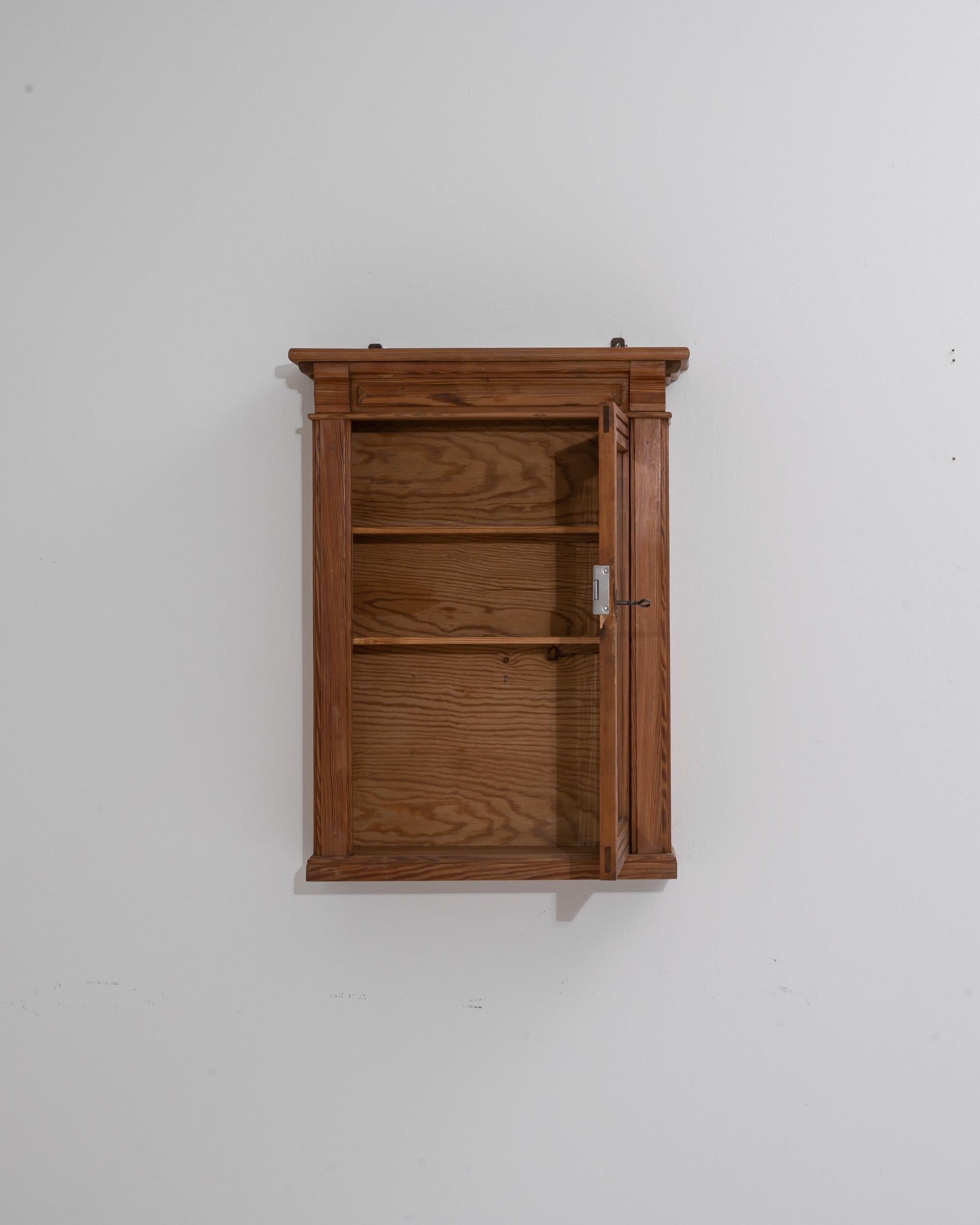 1900s Belgian Wooden Mini Wall Vitrine In Good Condition For Sale In High Point, NC