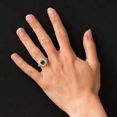 1900s Belle Époque Emerald Diamonds 18 Karat Rose Gold Platinium Daisy Ring