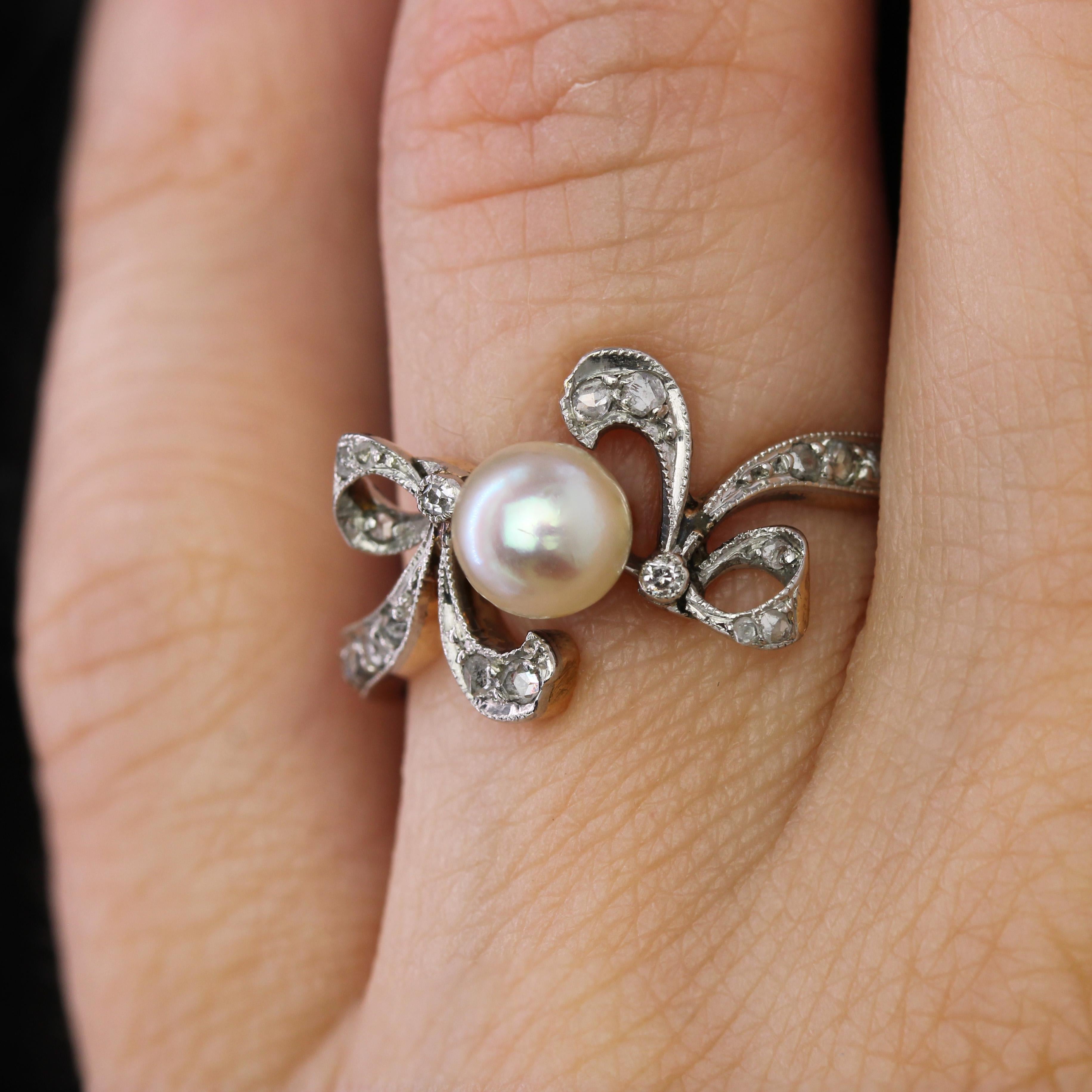 Anello Belle Epoque del 1900 con diamanti e perle in oro giallo 18 carati e platino in vendita 8