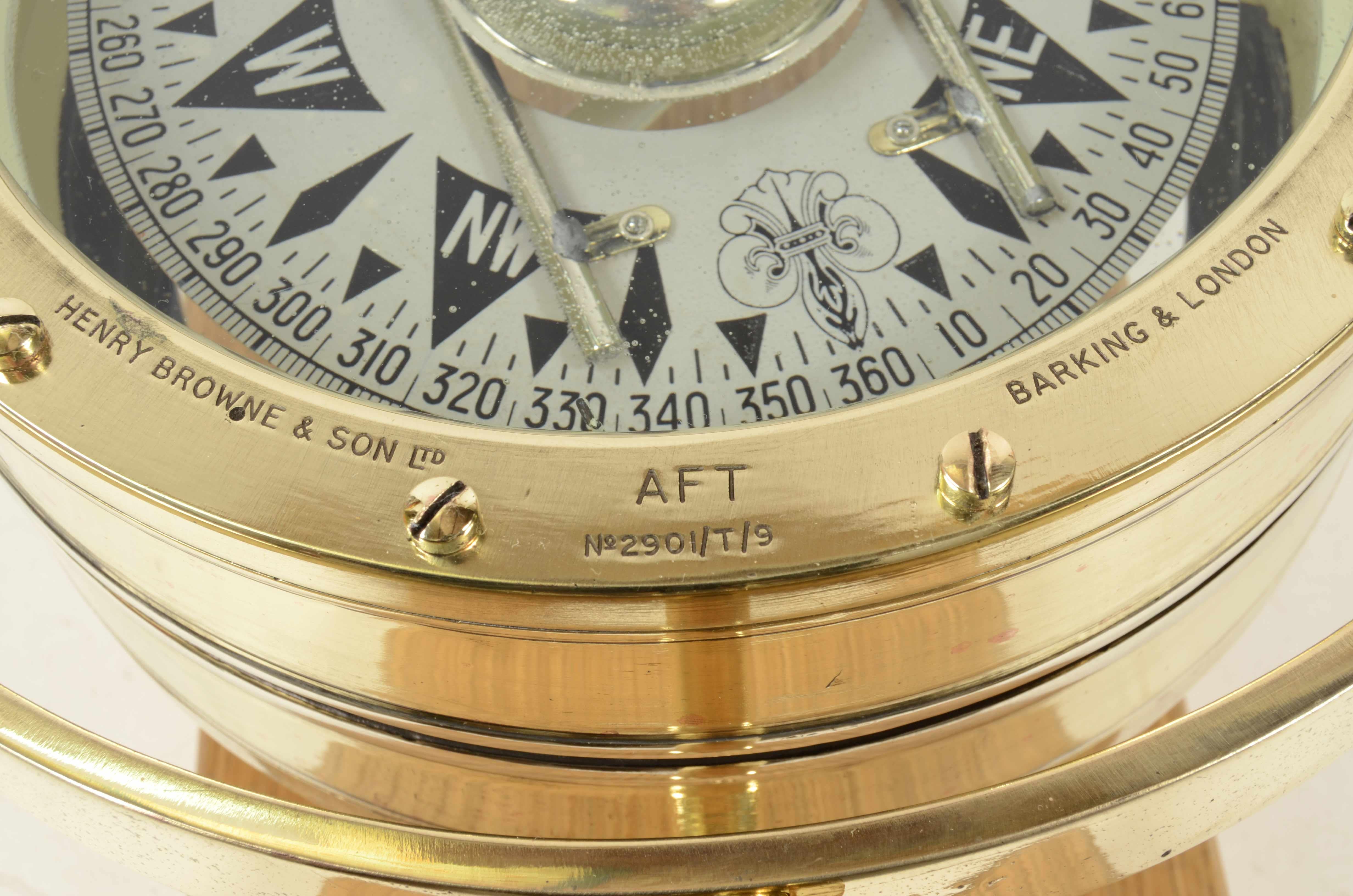 1900s, Big Magnetic Brass  Nautical Compass Antique Marine Navigation Device In Good Condition In Milan, IT