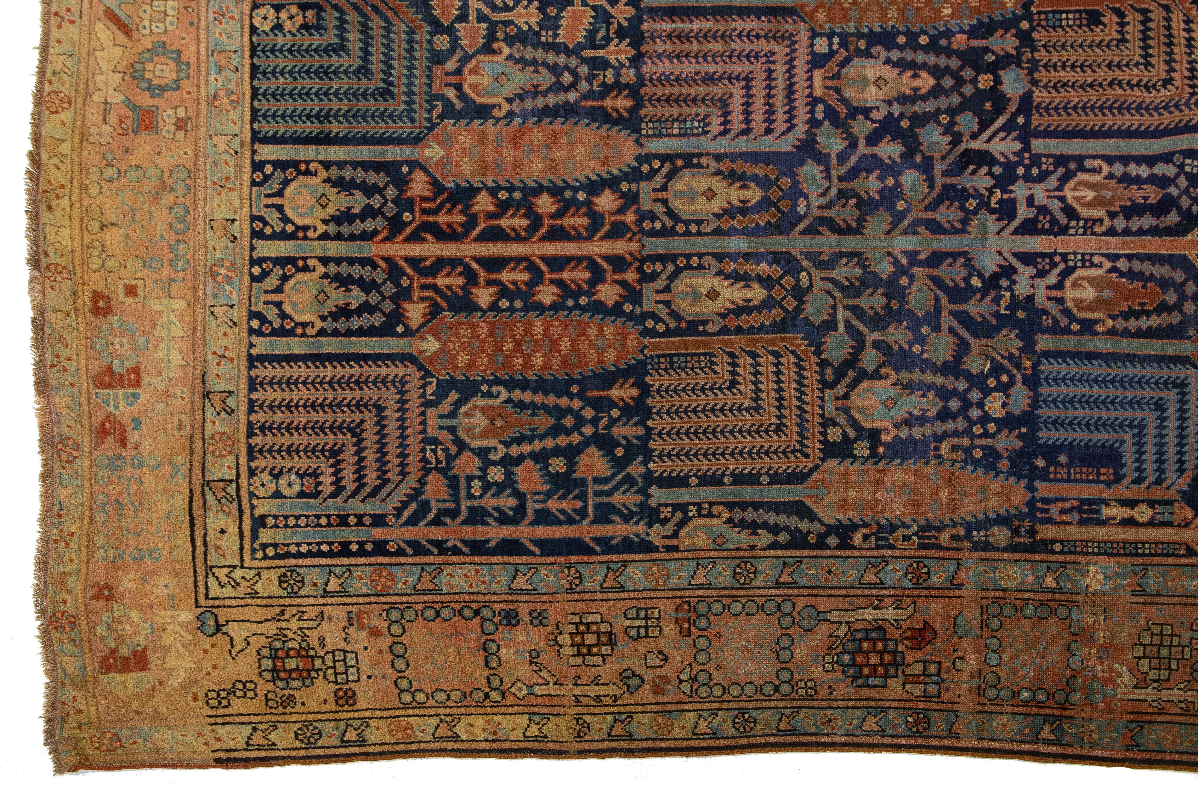 1900s Blue Antique Persian Bakshaish Wool Rug Handmade with Allover Design (Tapis de laine persan Bakshaish fait à la main avec un design Allover) Bon état - En vente à Norwalk, CT
