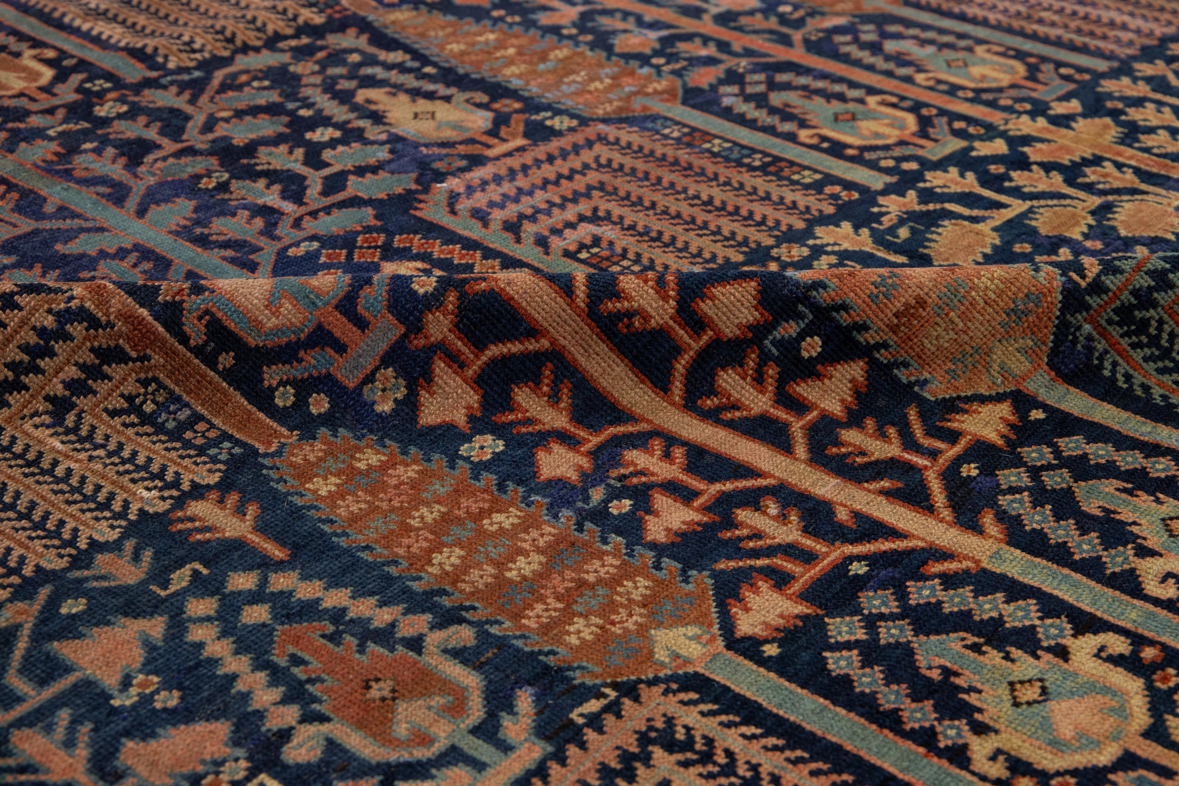 1900s Blue Antique Persian Bakshaish Wool Rug Handmade with Allover Design (Tapis de laine persan Bakshaish fait à la main avec un design Allover) en vente 1