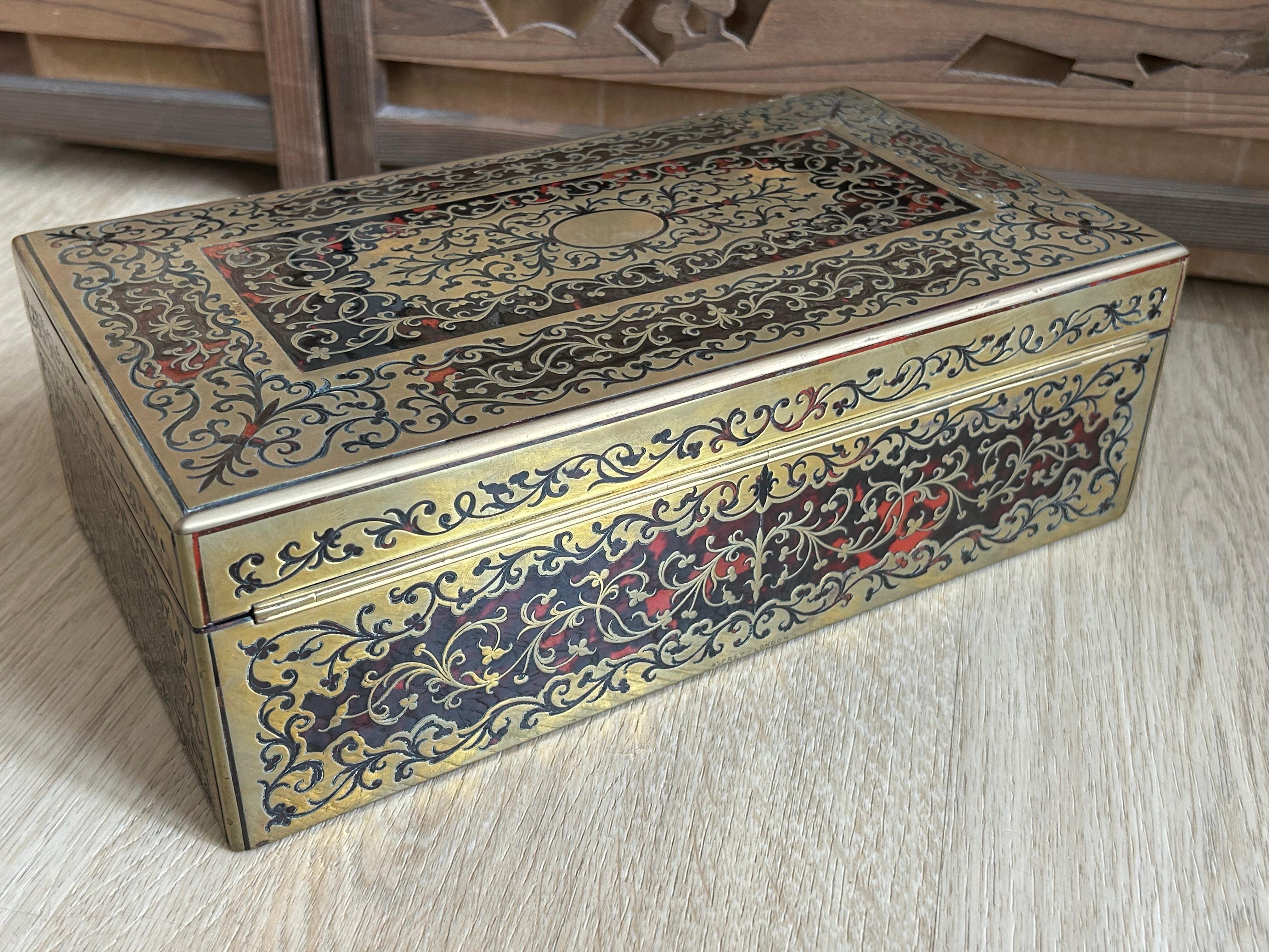 Brass 1900's Boulle Cigar box For Sale
