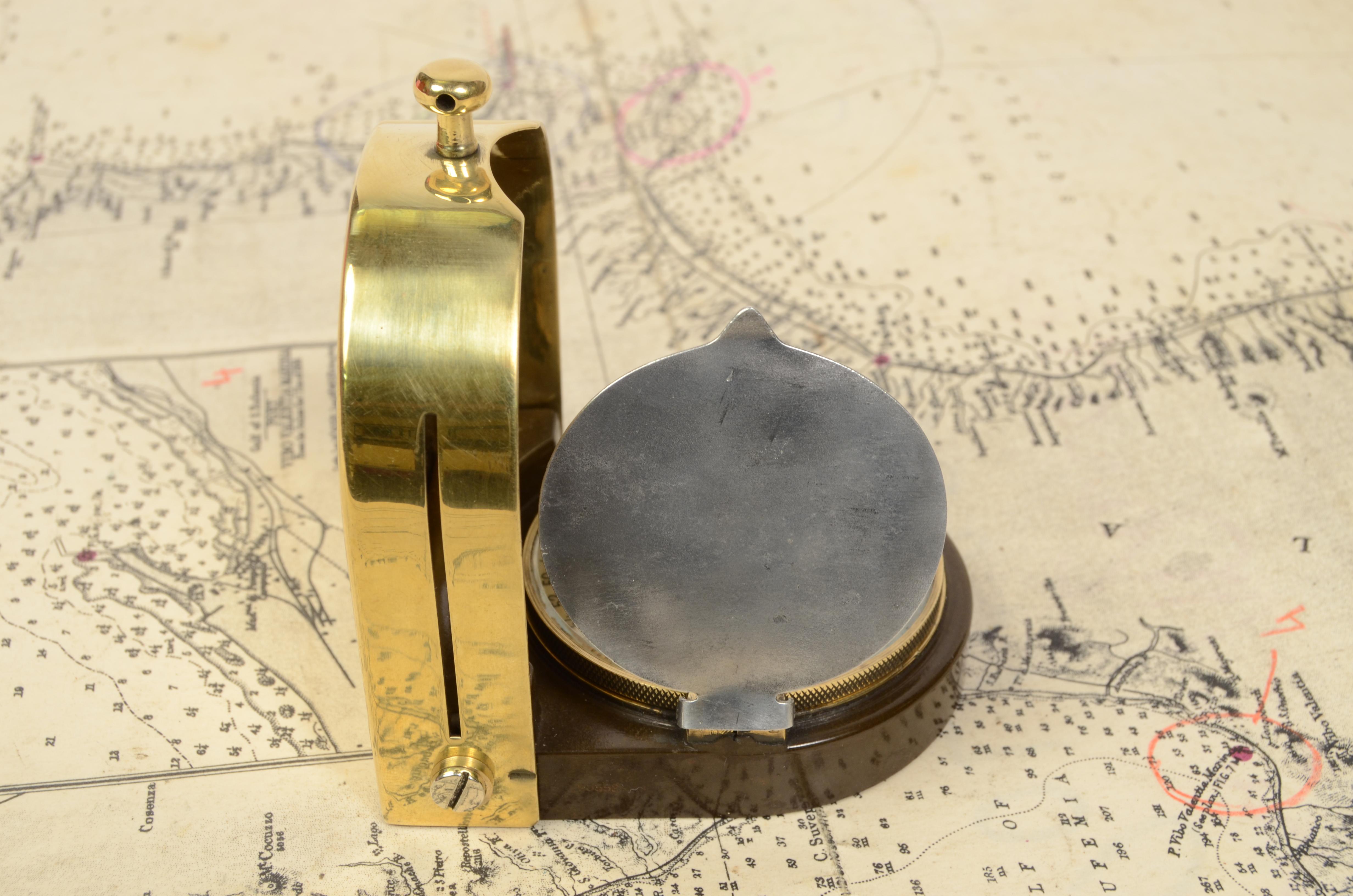 1900s Brass Bakelite Magnetic Topographer Compass Surveyor Measurement Instrumen In Good Condition For Sale In Milan, IT