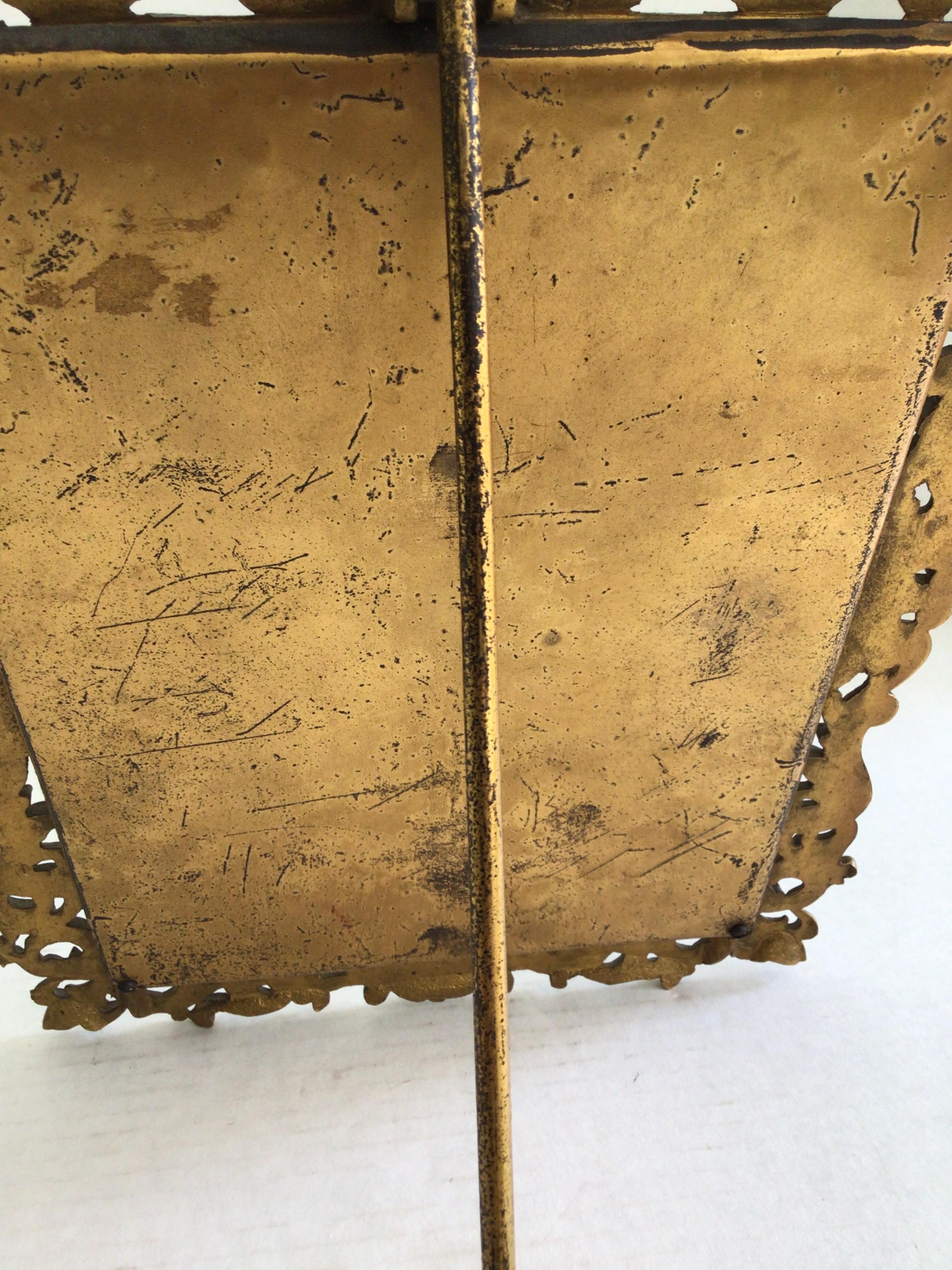 Espejo de justicia de mesa de latón de 1900 en venta 4