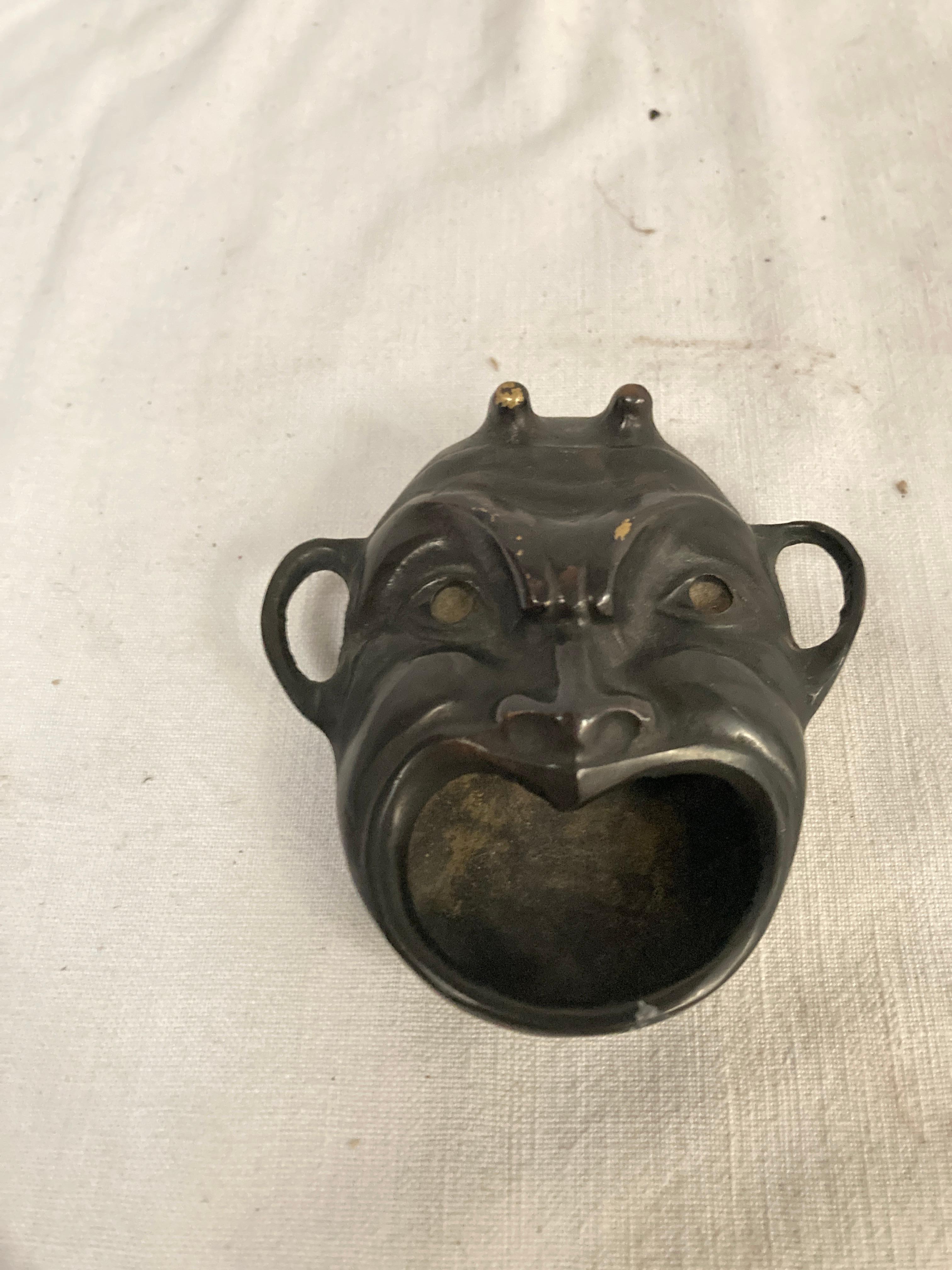 Early 20th Century 1900's Bronze ashtray For Sale