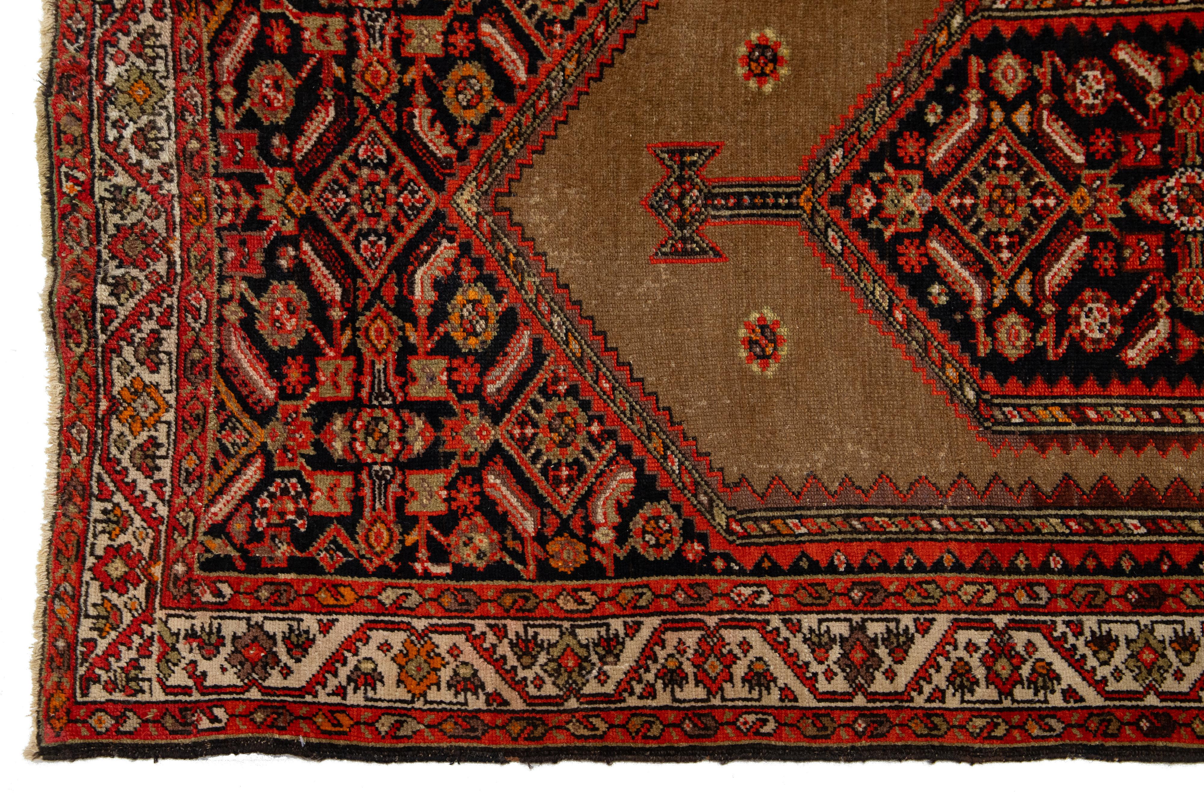 1900s Brown Antique Malayer Wolle Läufer mit Stammes-Muster (20. Jahrhundert) im Angebot