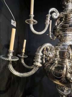 1900's Caldwell Large Silver Plated 12 Lights Kronleuchter mit gravierten Details