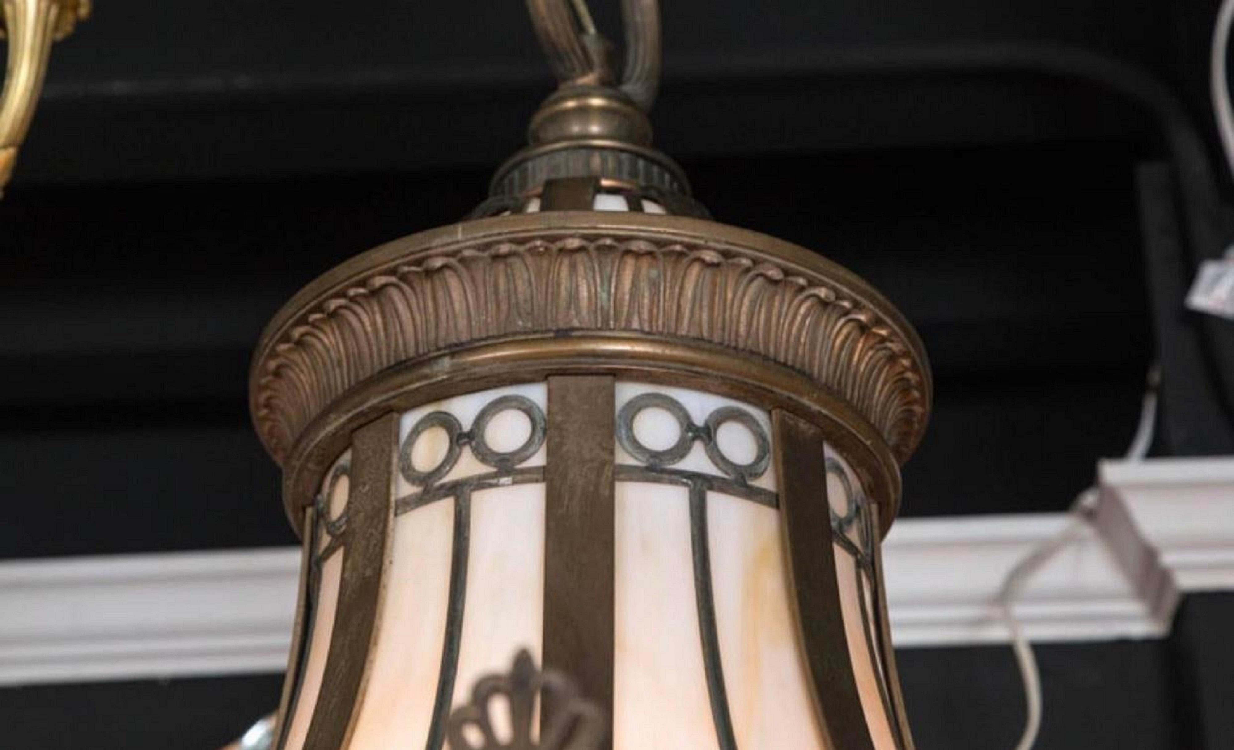 Américain Luminaire en verre plombé Caldwell 1900 en vente