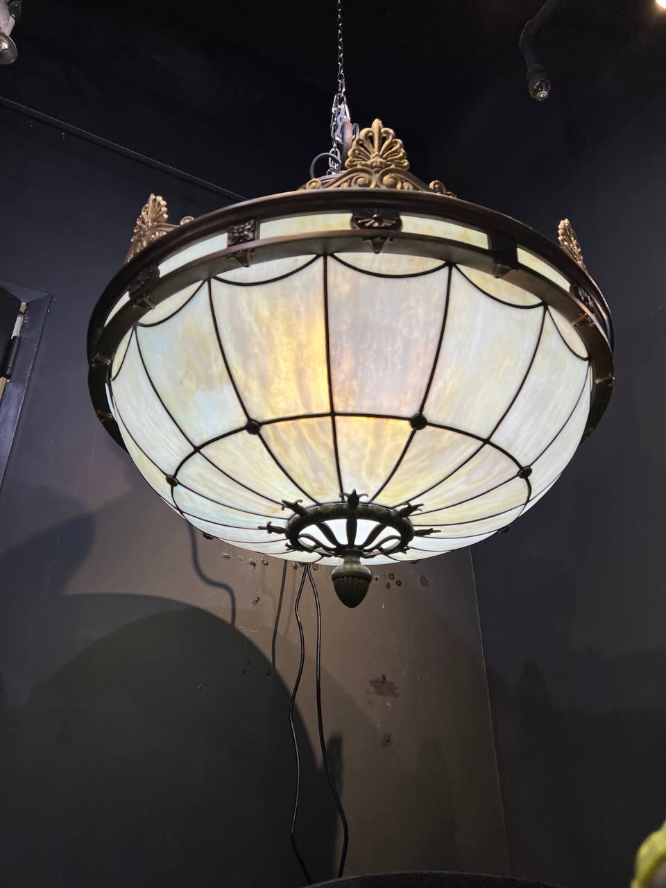 1900er Caldwell Leaded Glass Light Fixture im Zustand „Gut“ im Angebot in New York, NY