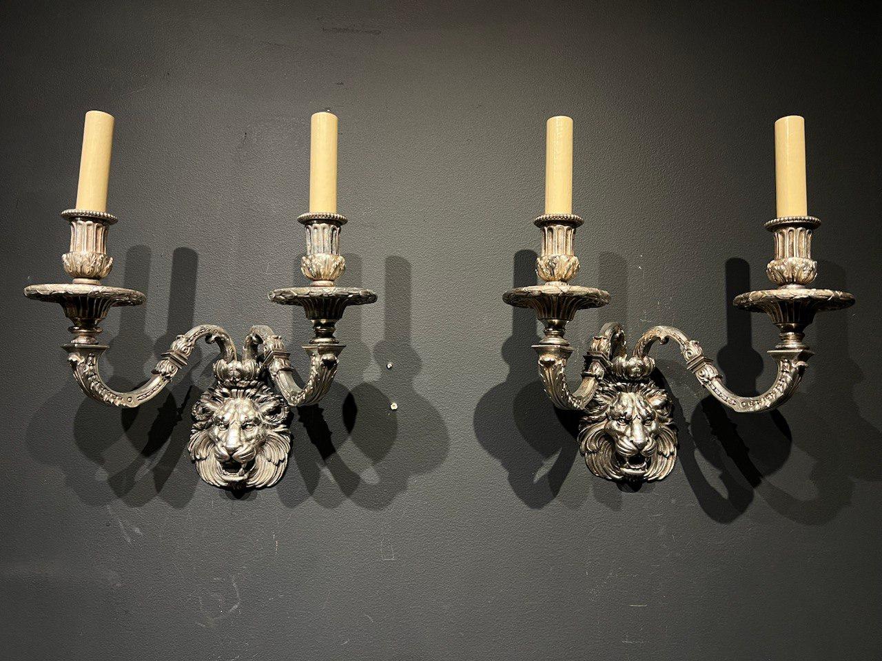 Appliques Caldwell en métal argenté à tête de lion des années 1900 Bon état - En vente à New York, NY