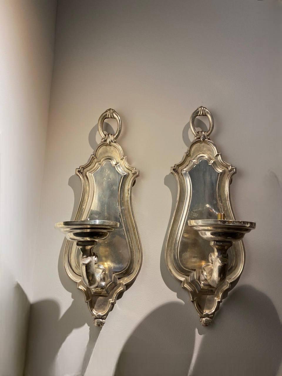 1900's Caldwell Versilbert Ein Licht Sconces  im Zustand „Gut“ im Angebot in New York, NY