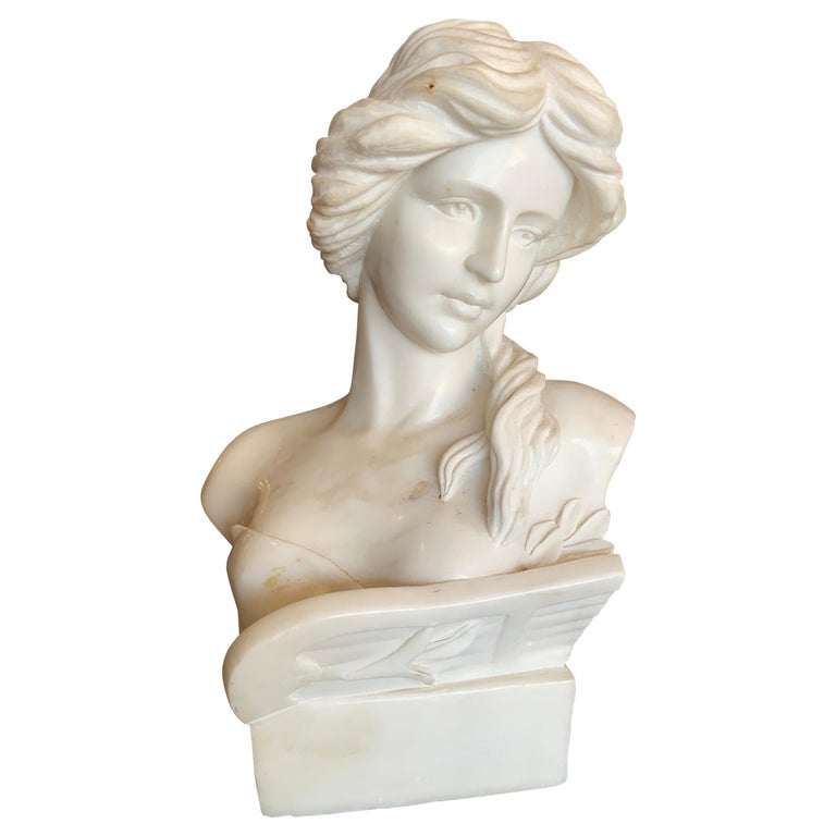 Statue en marbre de Carrare des années 1900 en provenance de France En  vente sur 1stDibs