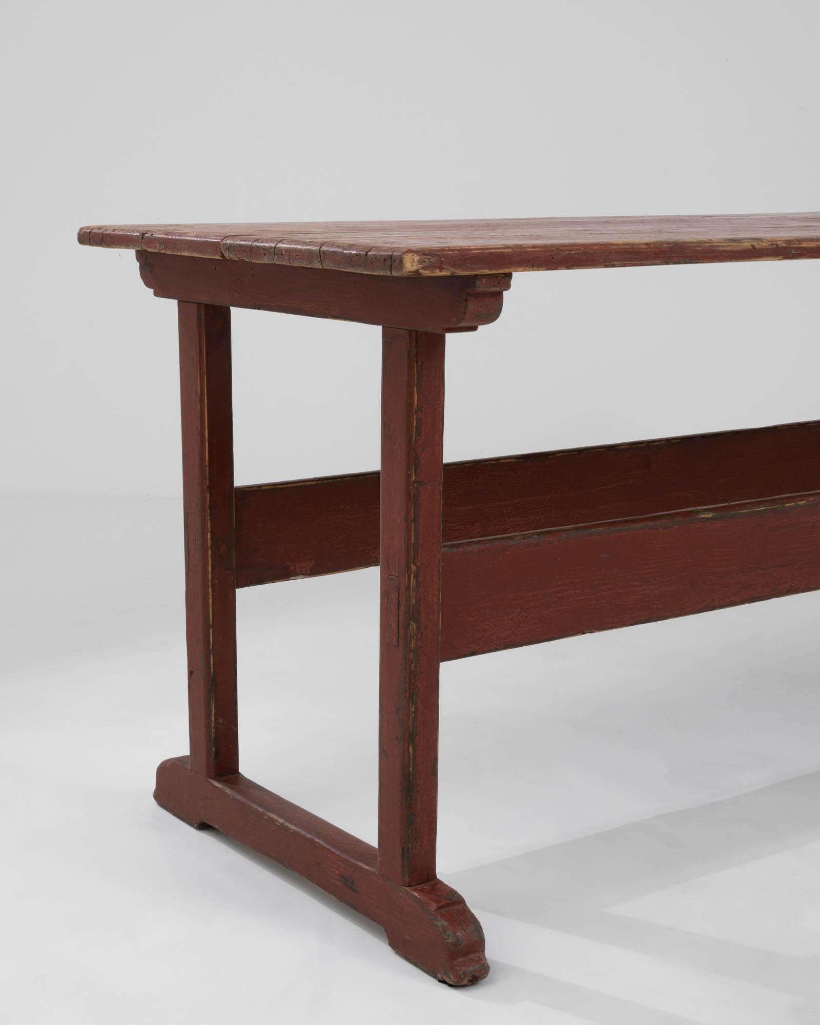 Table en bois patiné d'Europe centrale des années 1900 Bon état - En vente à High Point, NC