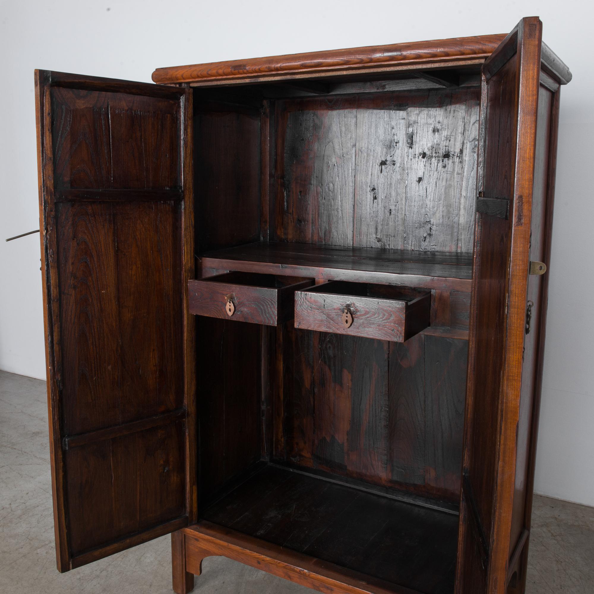 1900s Chinese Wooden Armoire 1