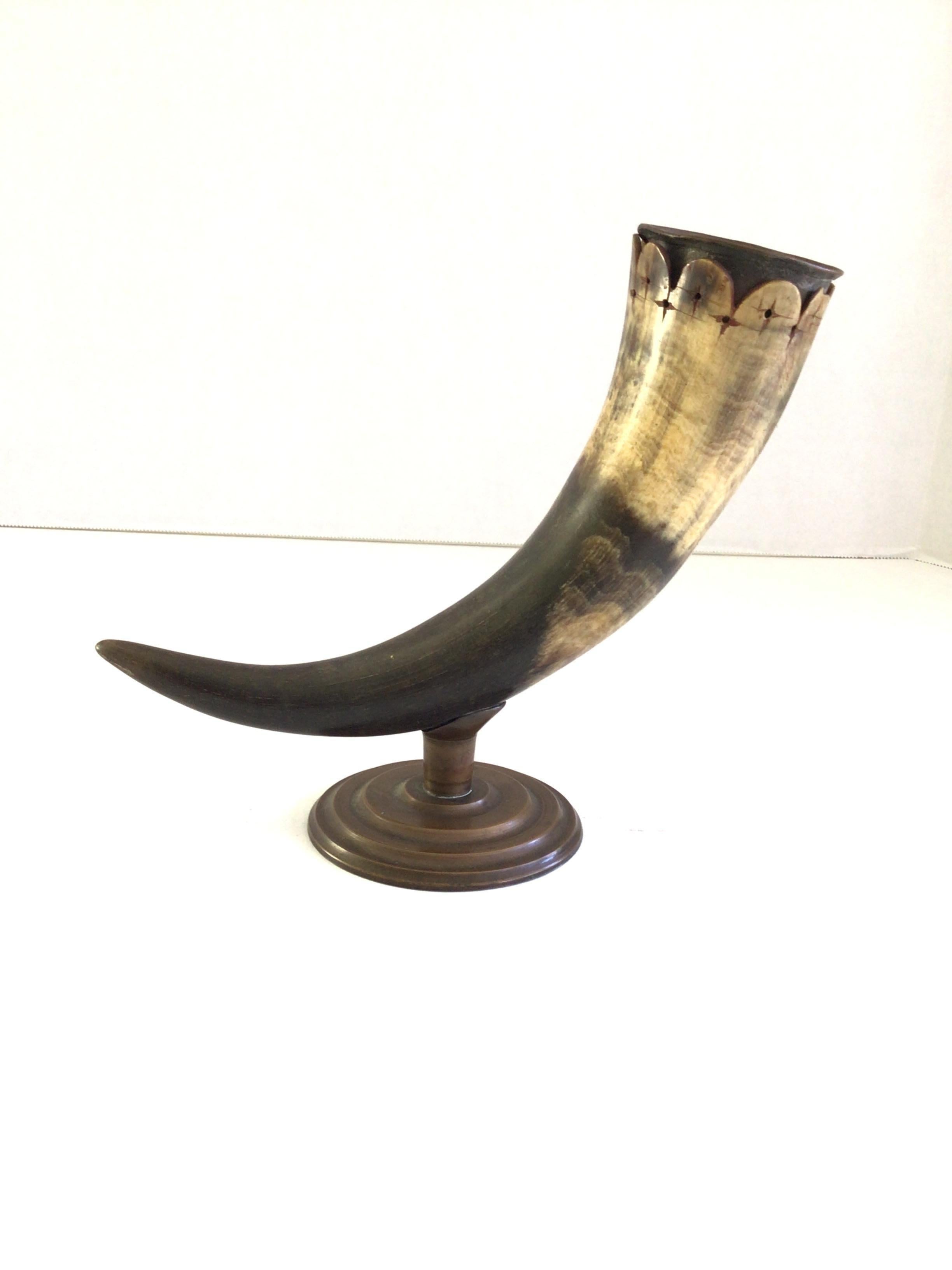 1900s Copper Horn Holder On Copper Base In Good Condition For Sale In Tarrytown, NY