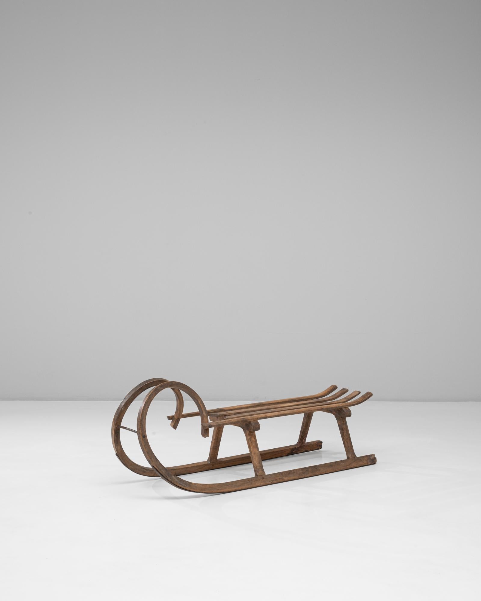 20ième siècle Traîneau en bois courbé tchèque des années 1900 en vente