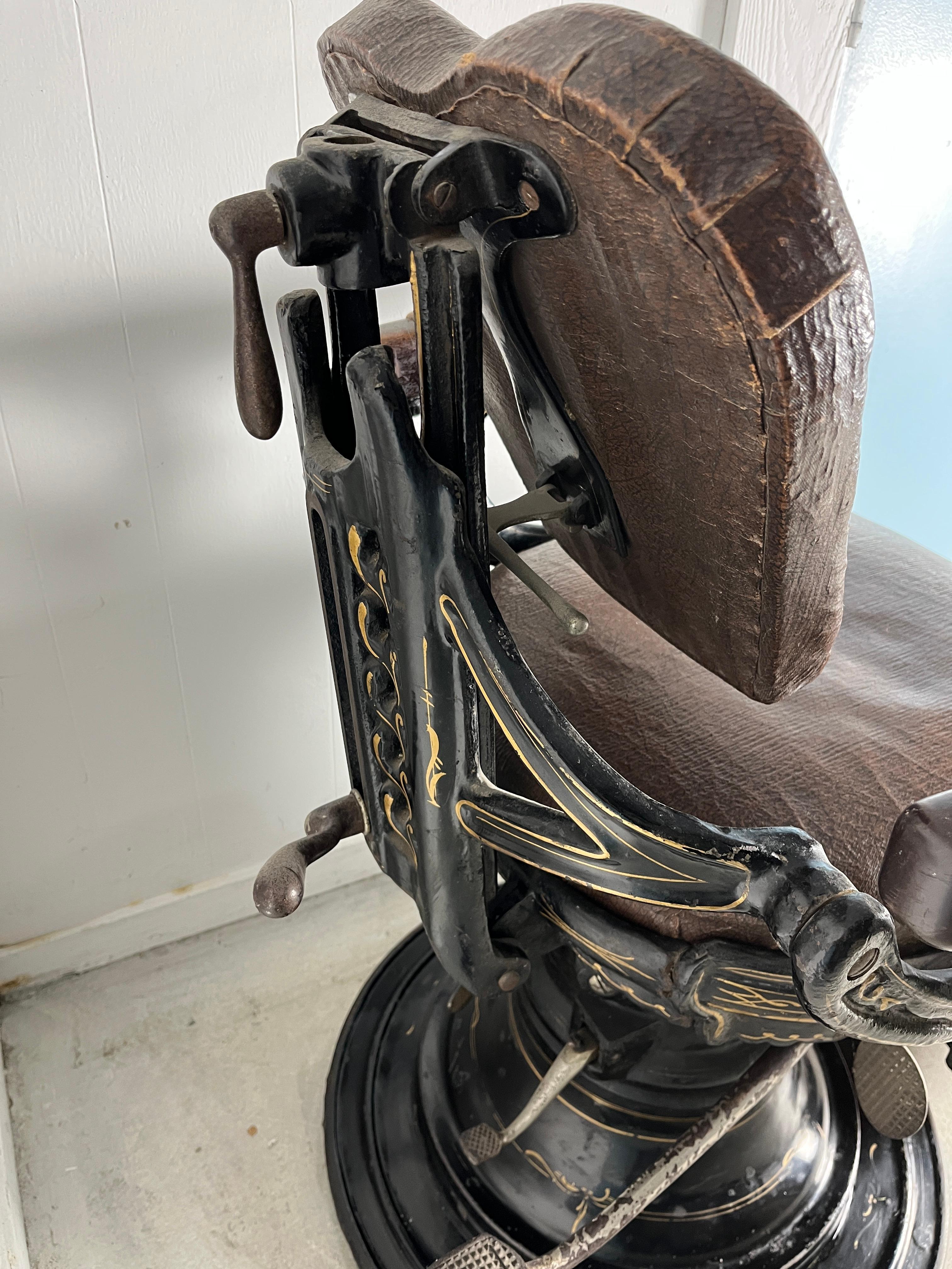 1900's Dentist Chair 4