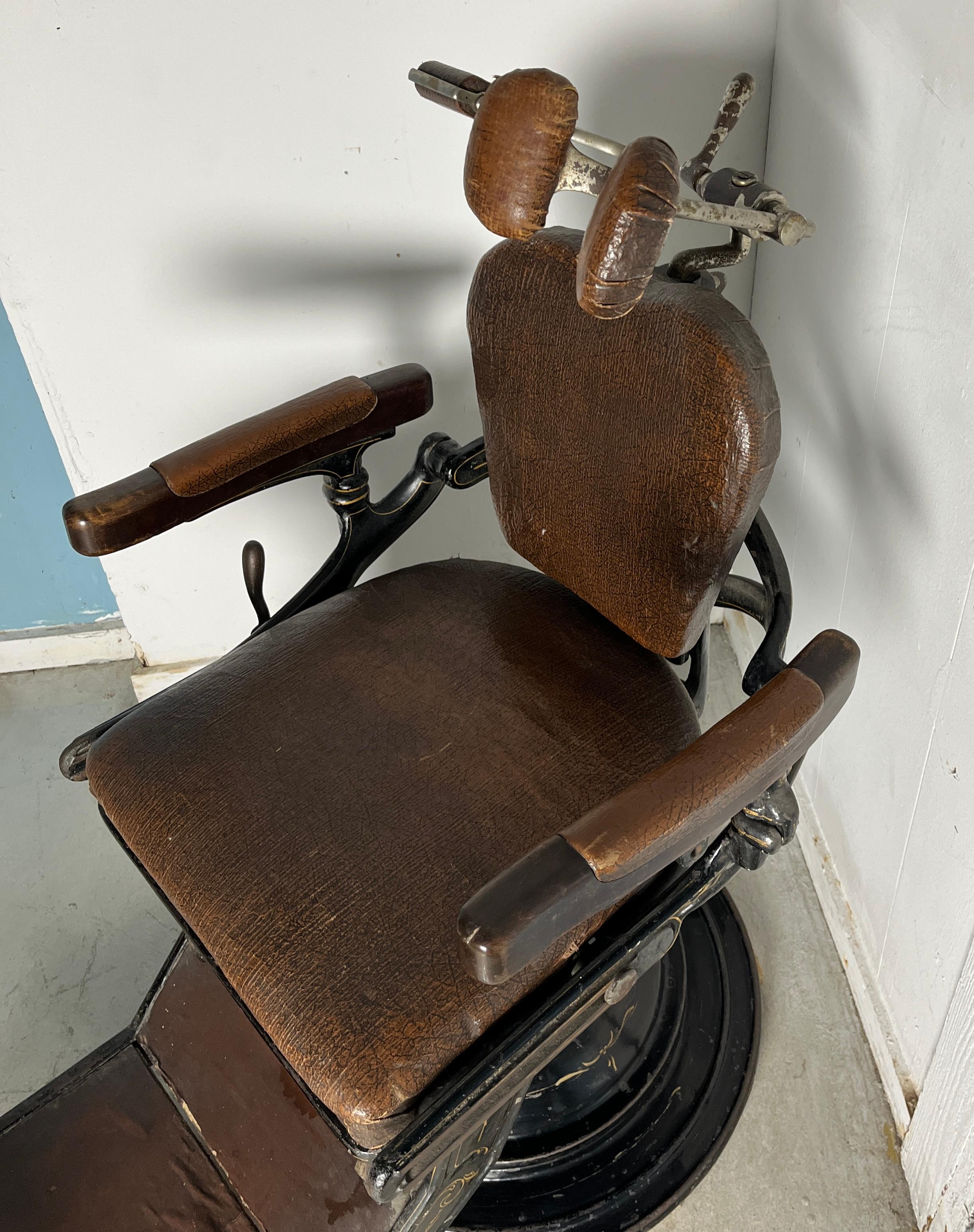 1900's Dentist Chair 5