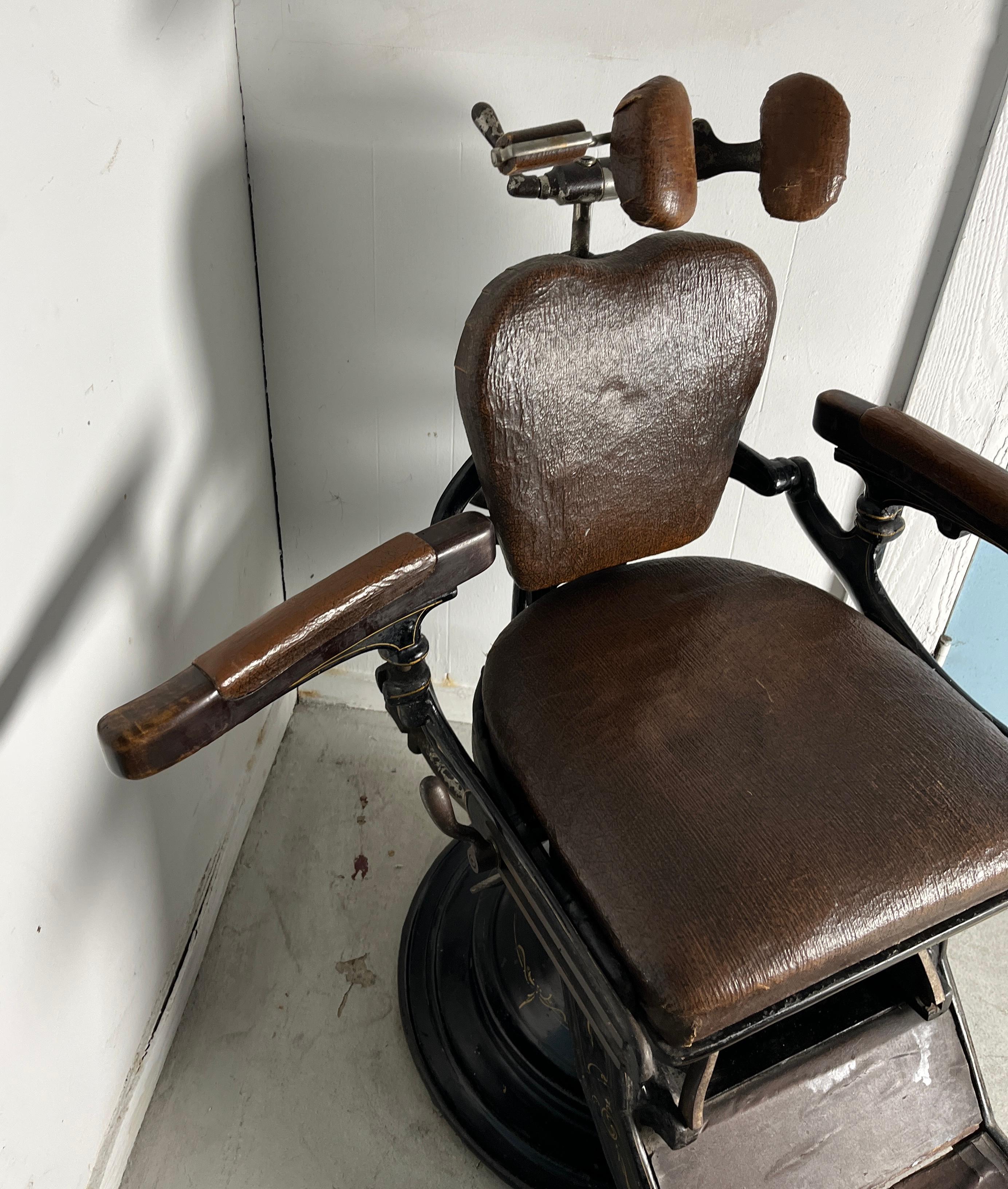 1900's Dentist Chair 6