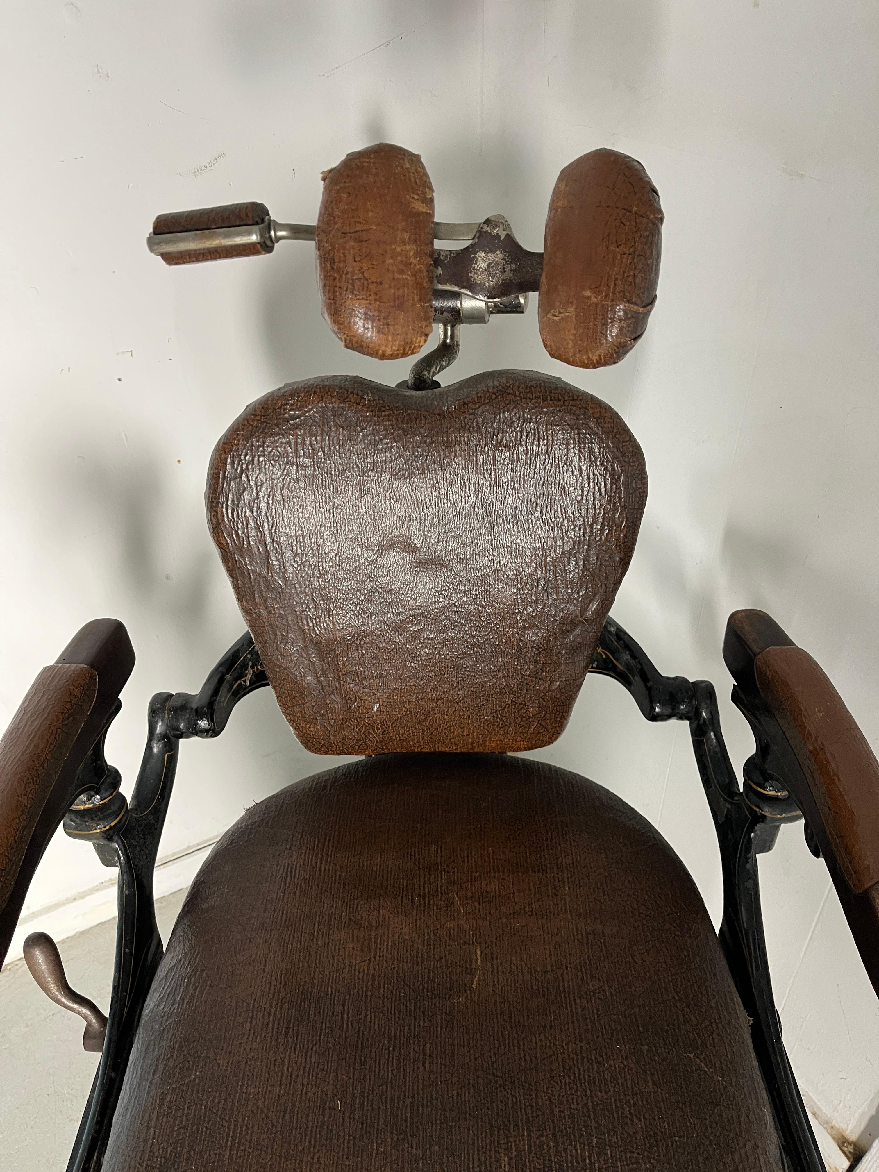 1900's Dentist Chair 8