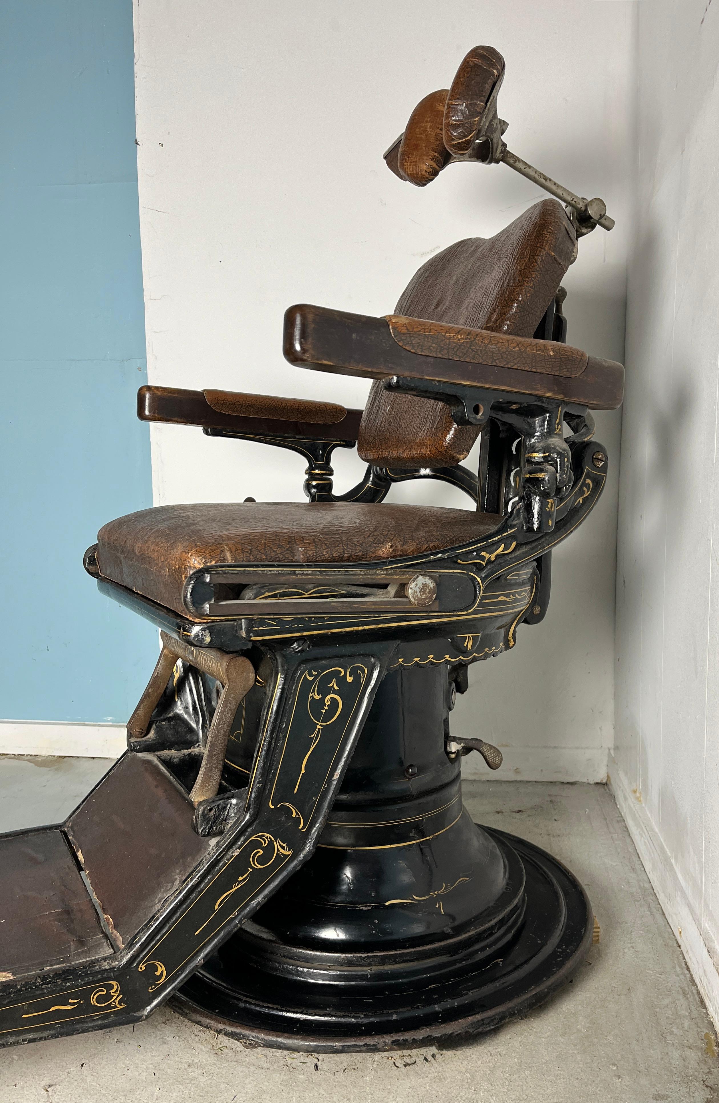 1900's Dentist Chair 1