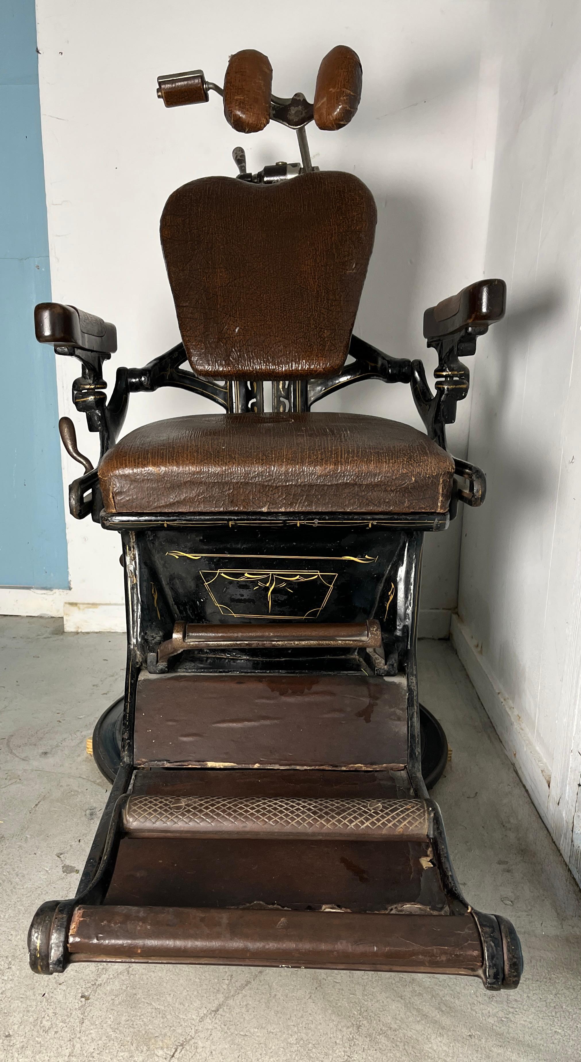 1900's Dentist Chair 3