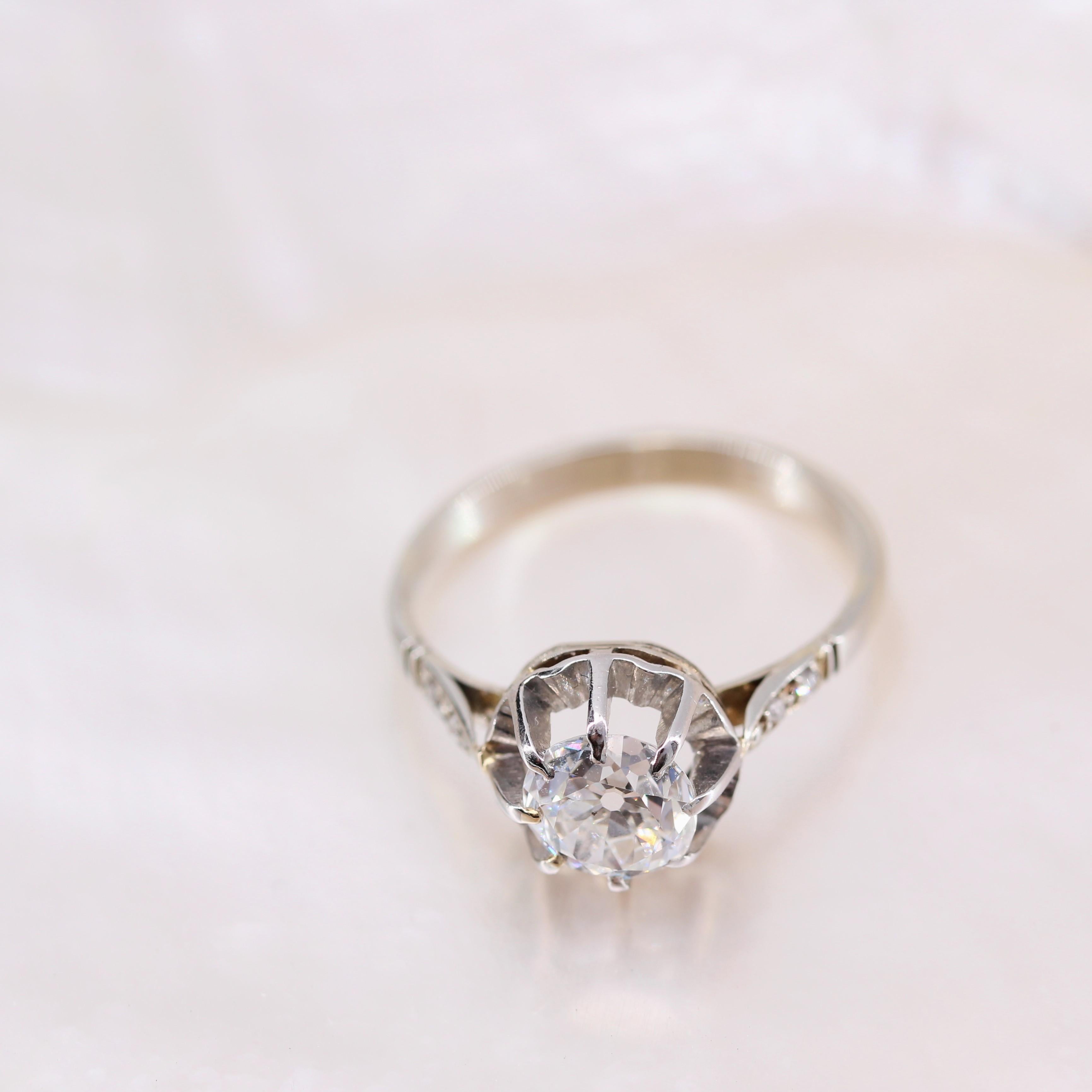 Belle Époque 1900s Diamond 18 Karat White Gold Solitaire Ring For Sale