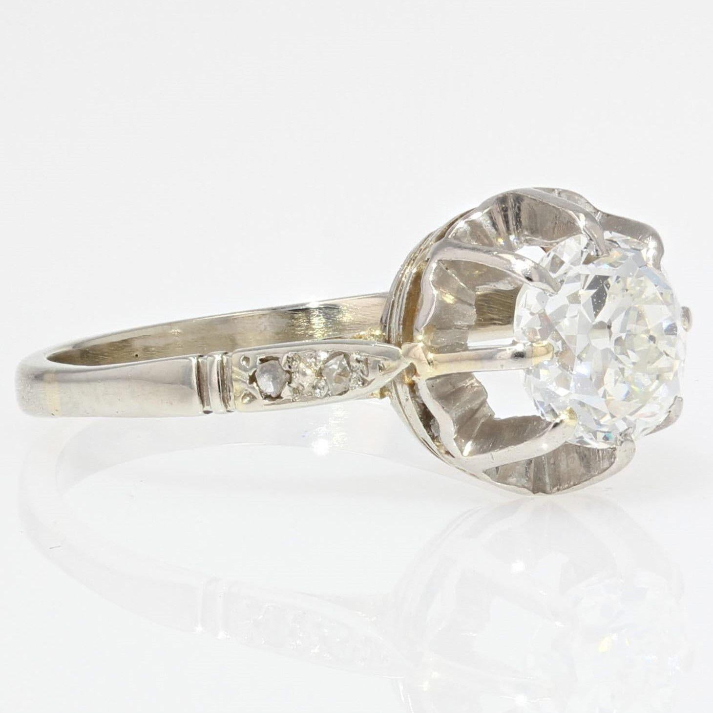 Bague solitaire en or blanc 18 carats et diamants des annes 1900 en vente 2