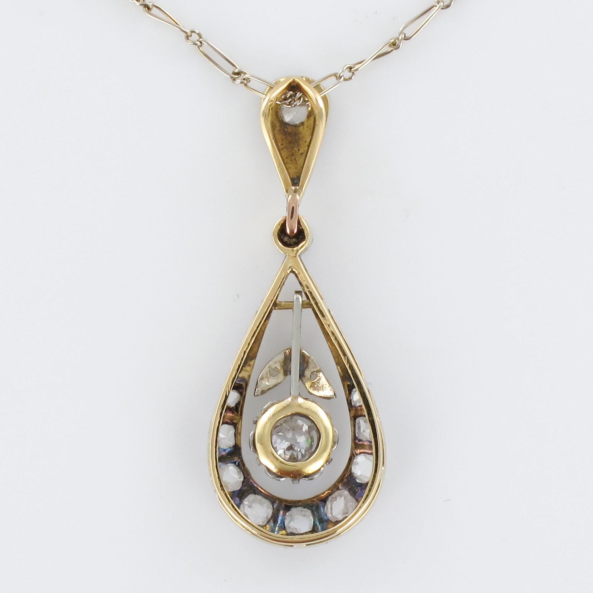 1900s Diamonds 18 Karat Gold Drop Pendant and Chain For Sale 1