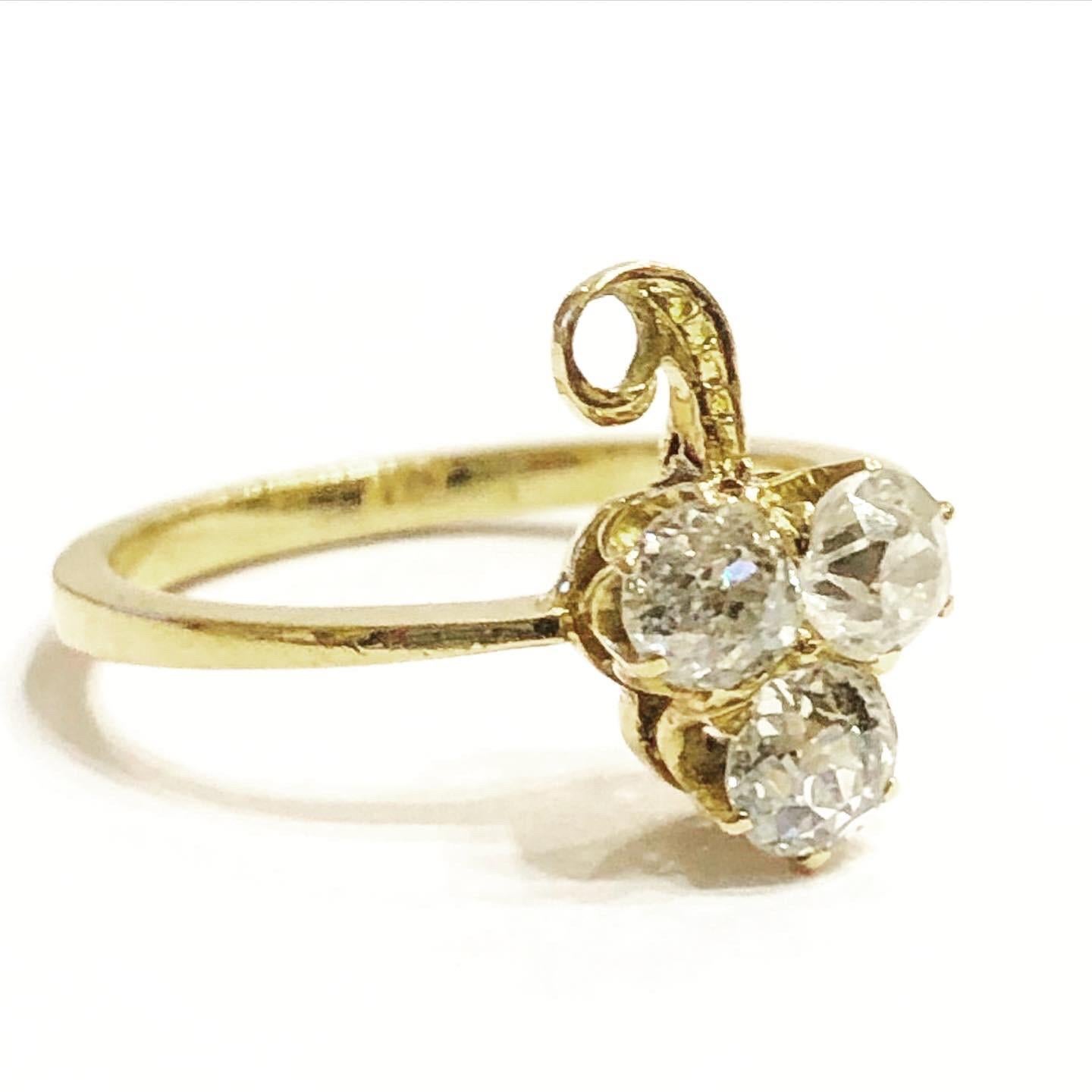 1930s Diamond 18k Yellow Gold Clover Cocktail Ring In Good Condition For Sale In Pamplona, Navarra