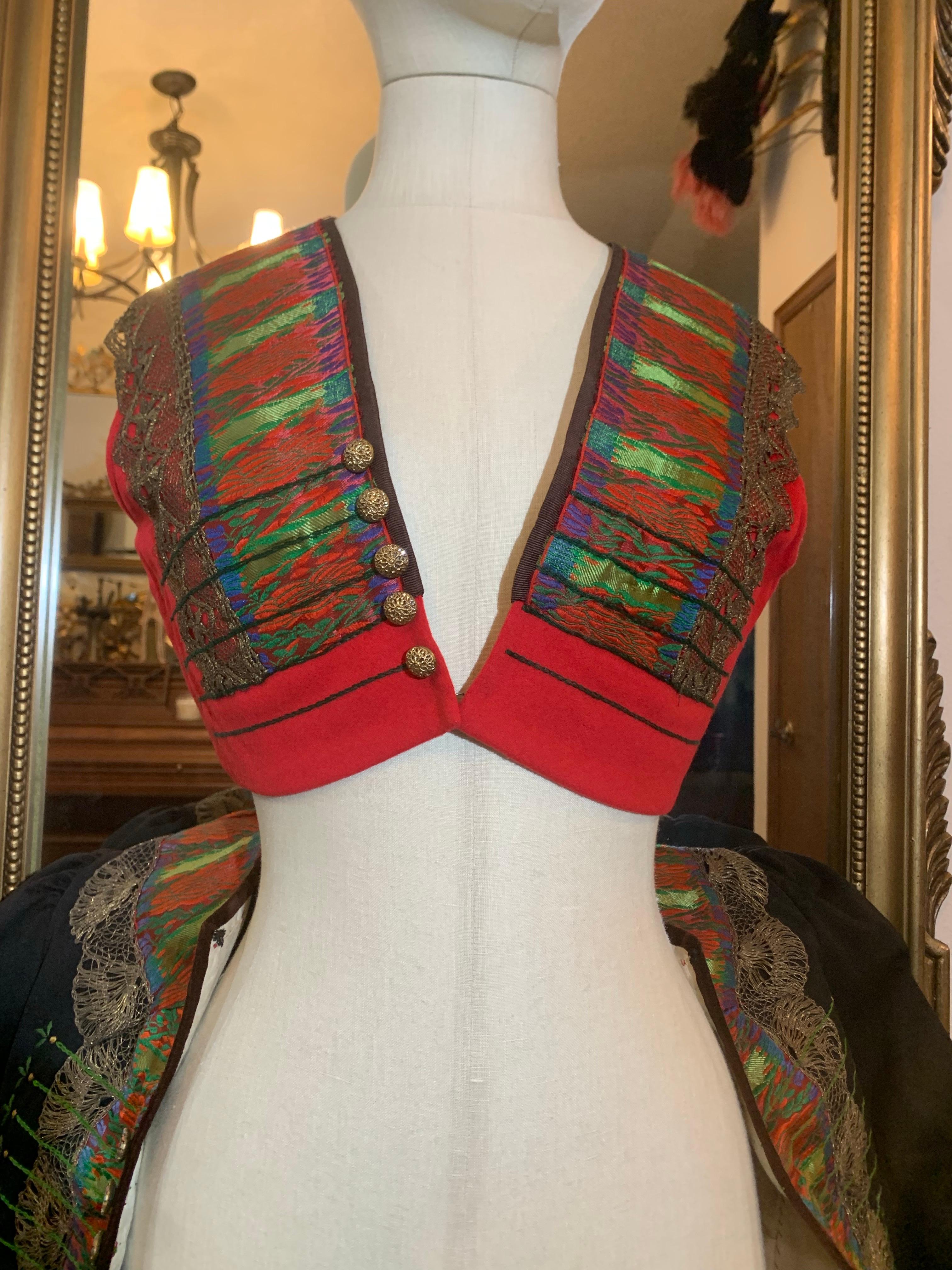 1900s Eastern European Folk Wear Ensemble Delicately Embroidered Jacket & Vest For Sale 7