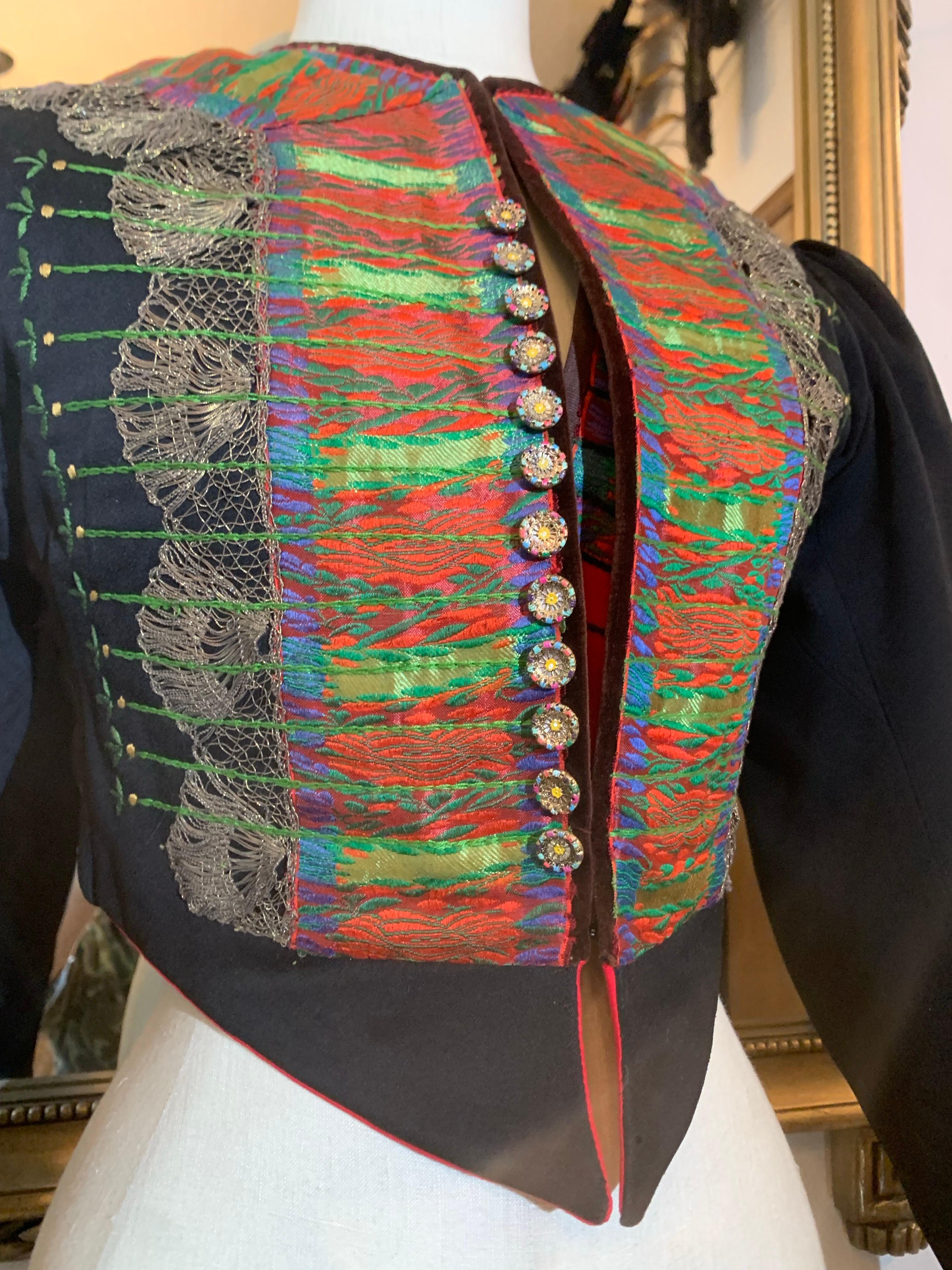 1900s Eastern European Folk Wear Ensemble Delicately Embroidered Jacket & Vest For Sale 11