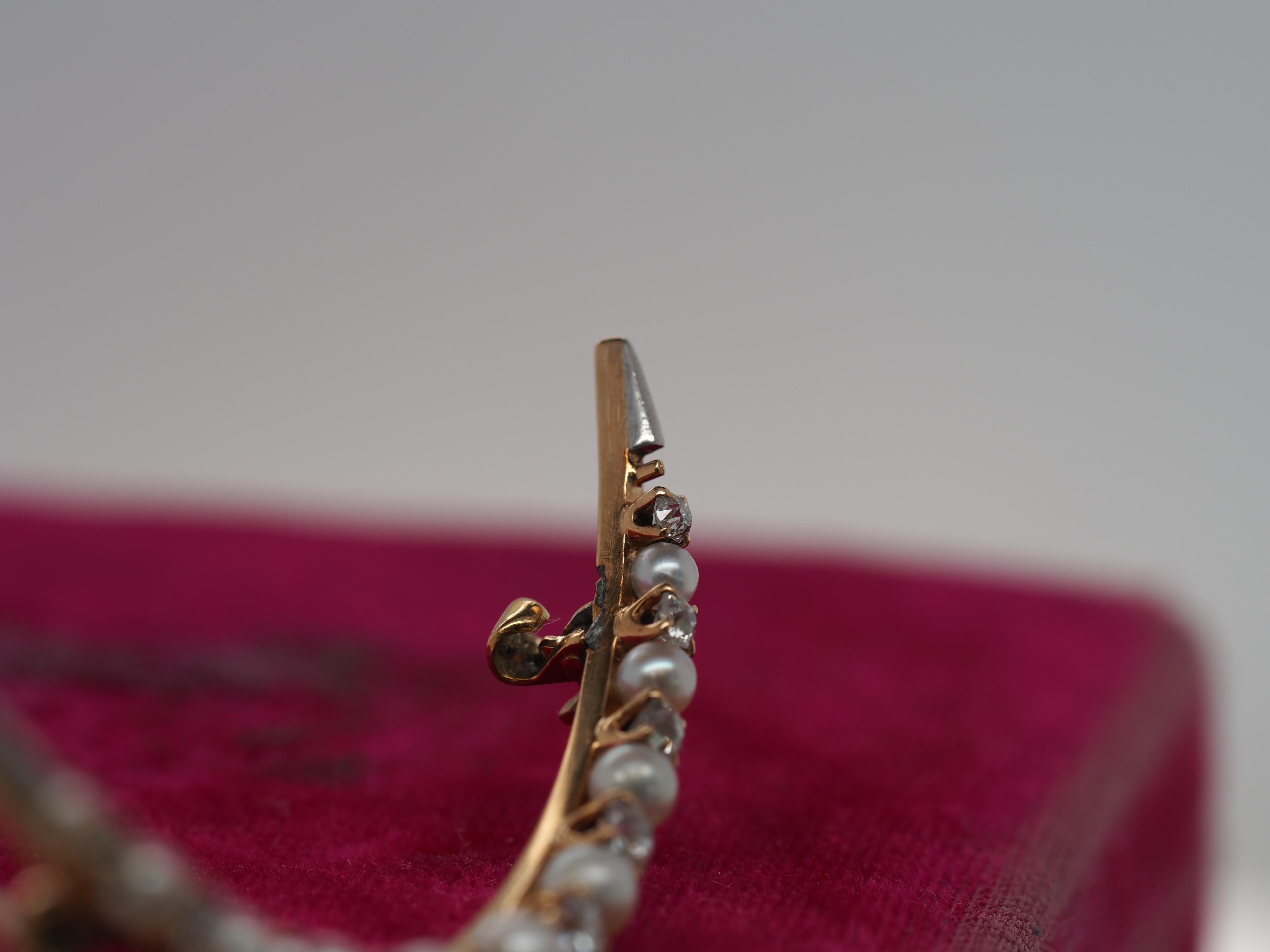 Old European Cut 1900s Edwardian 14k Yellow Gold Pearl and Old European Diamond Crescent Pin For Sale