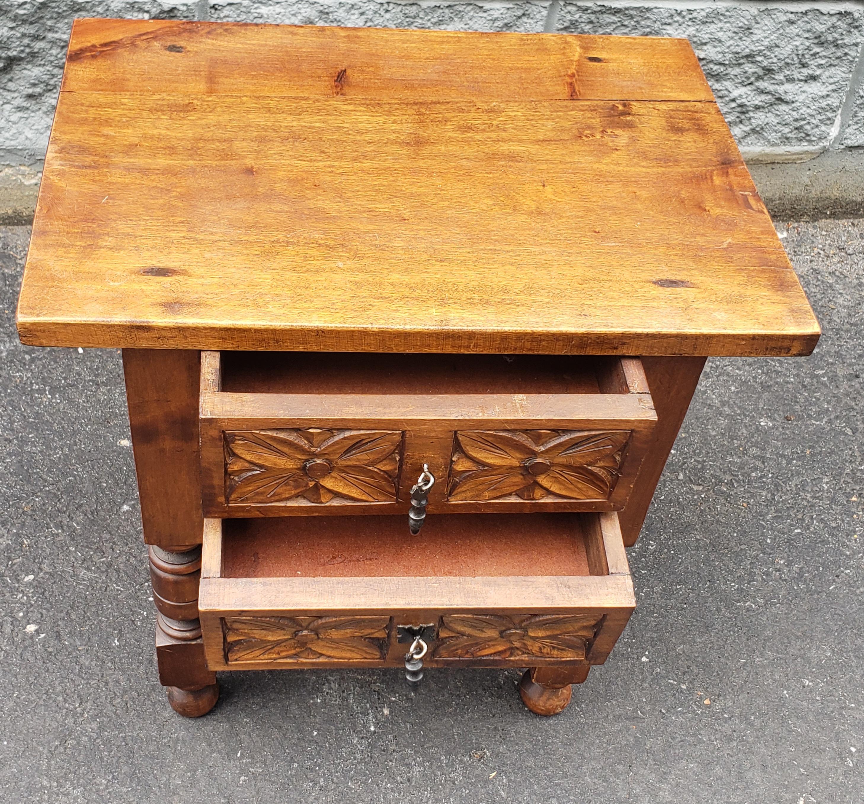 Hand-Carved 1900s Edwardian Carved Maple Two-Drawer Bedside Table For Sale