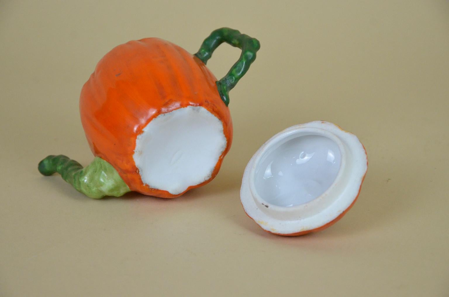 1900s Edwardian Porcelain Pumpkin Shaped Teapot Made in England For Sale 2