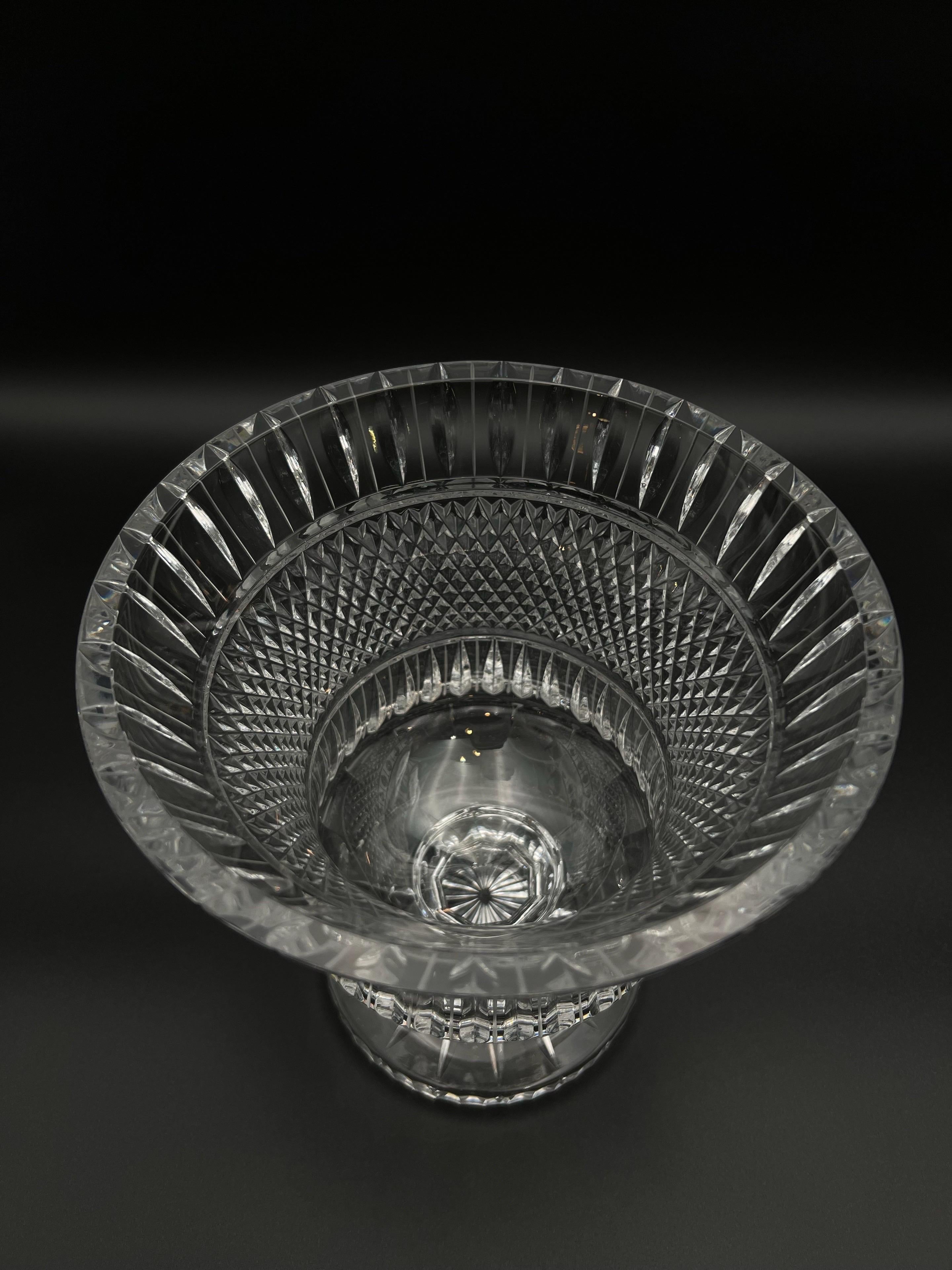 Vaso a urna in cristallo stile impero del 1900 in vendita 4