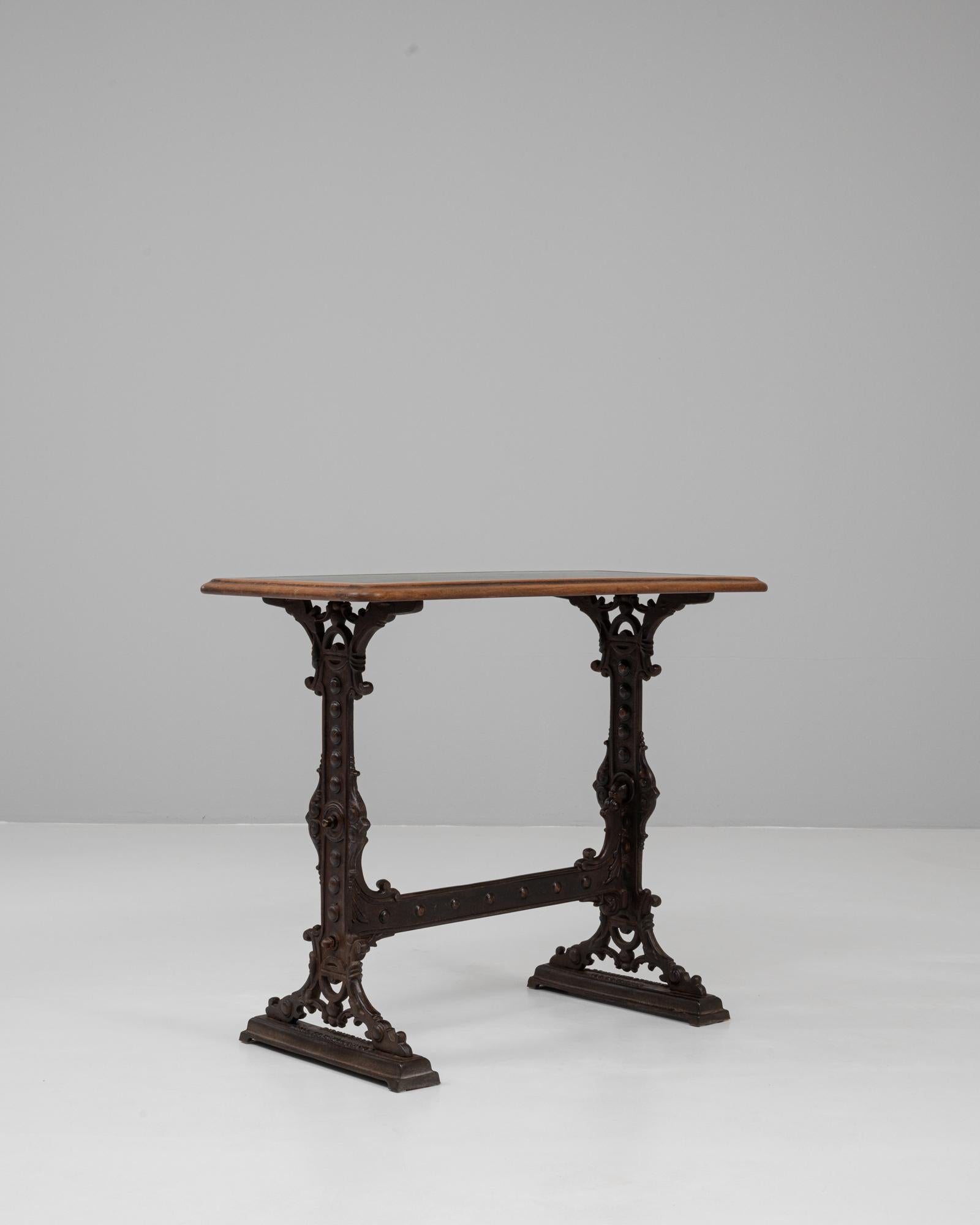 20th Century 1900s English Cast Iron Pub Table By Gaskell & Chambers For Sale