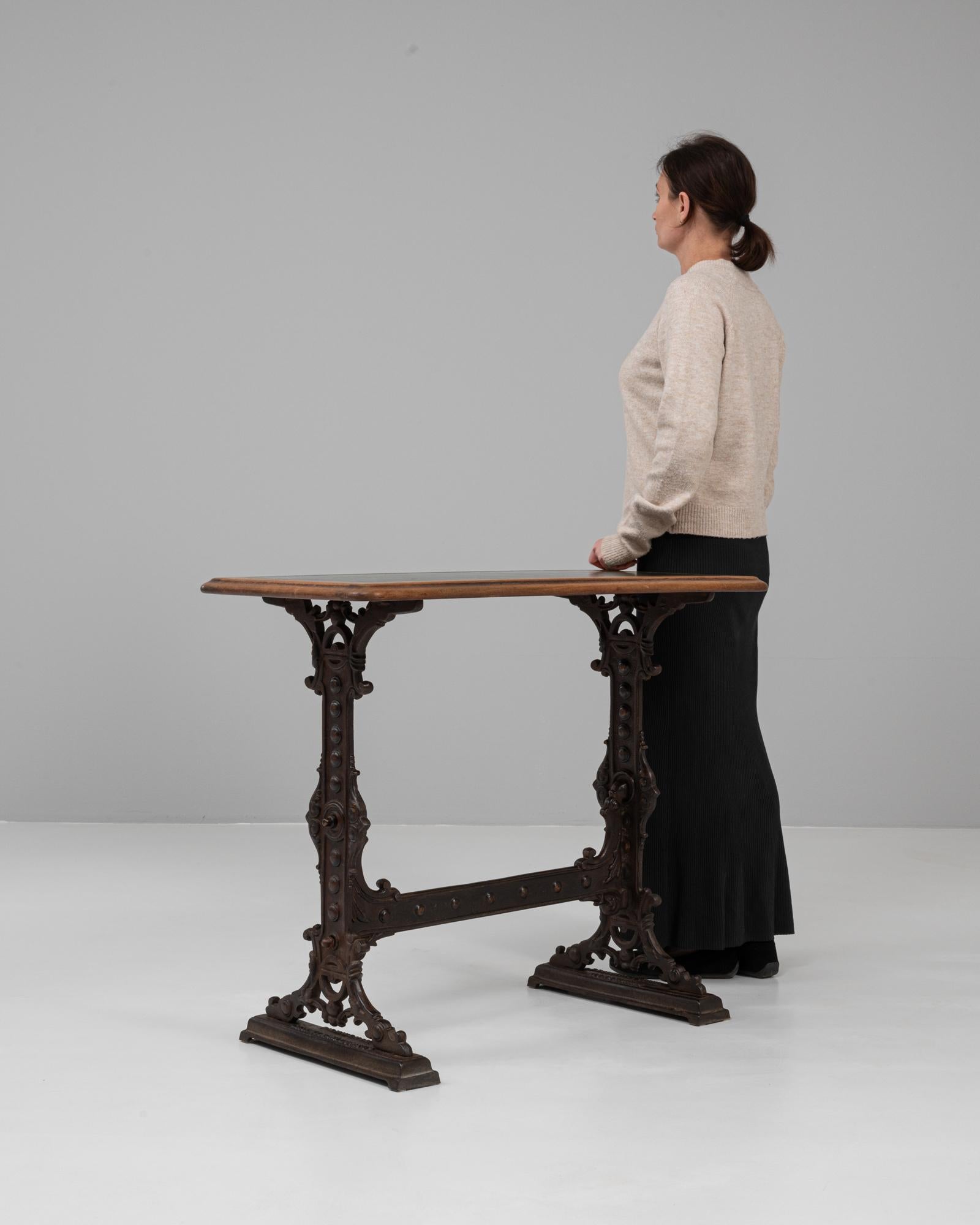1900s English Cast Iron Pub Table By Gaskell & Chambers For Sale 1