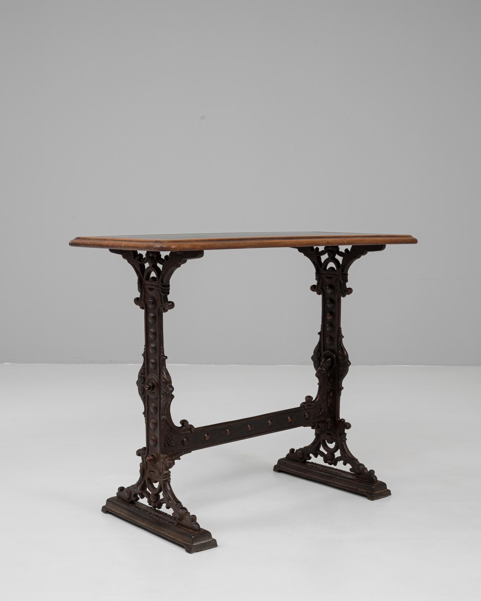 1900s English Cast Iron Pub Table By Gaskell & Chambers For Sale 2