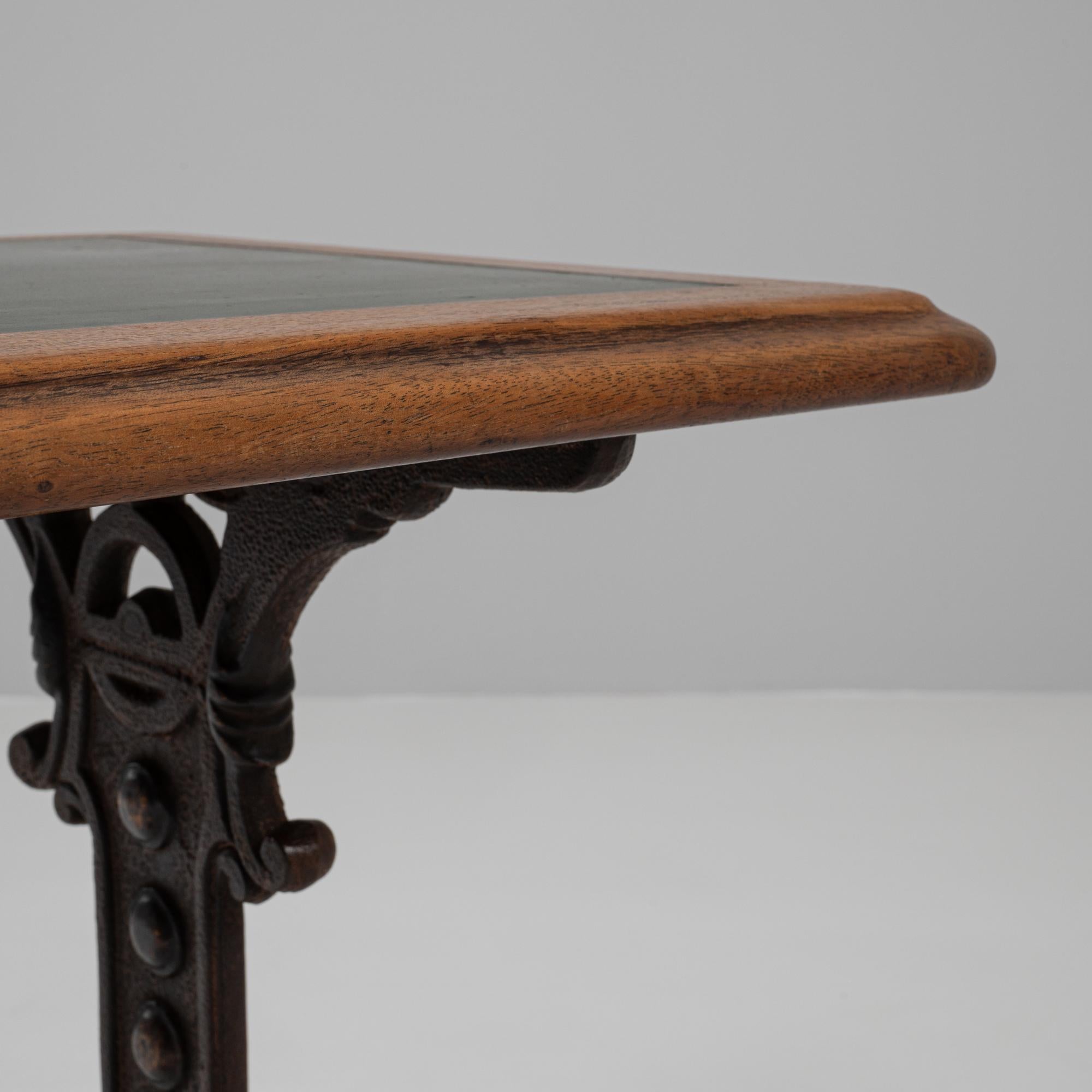 1900s English Cast Iron Pub Table By Gaskell & Chambers For Sale 4