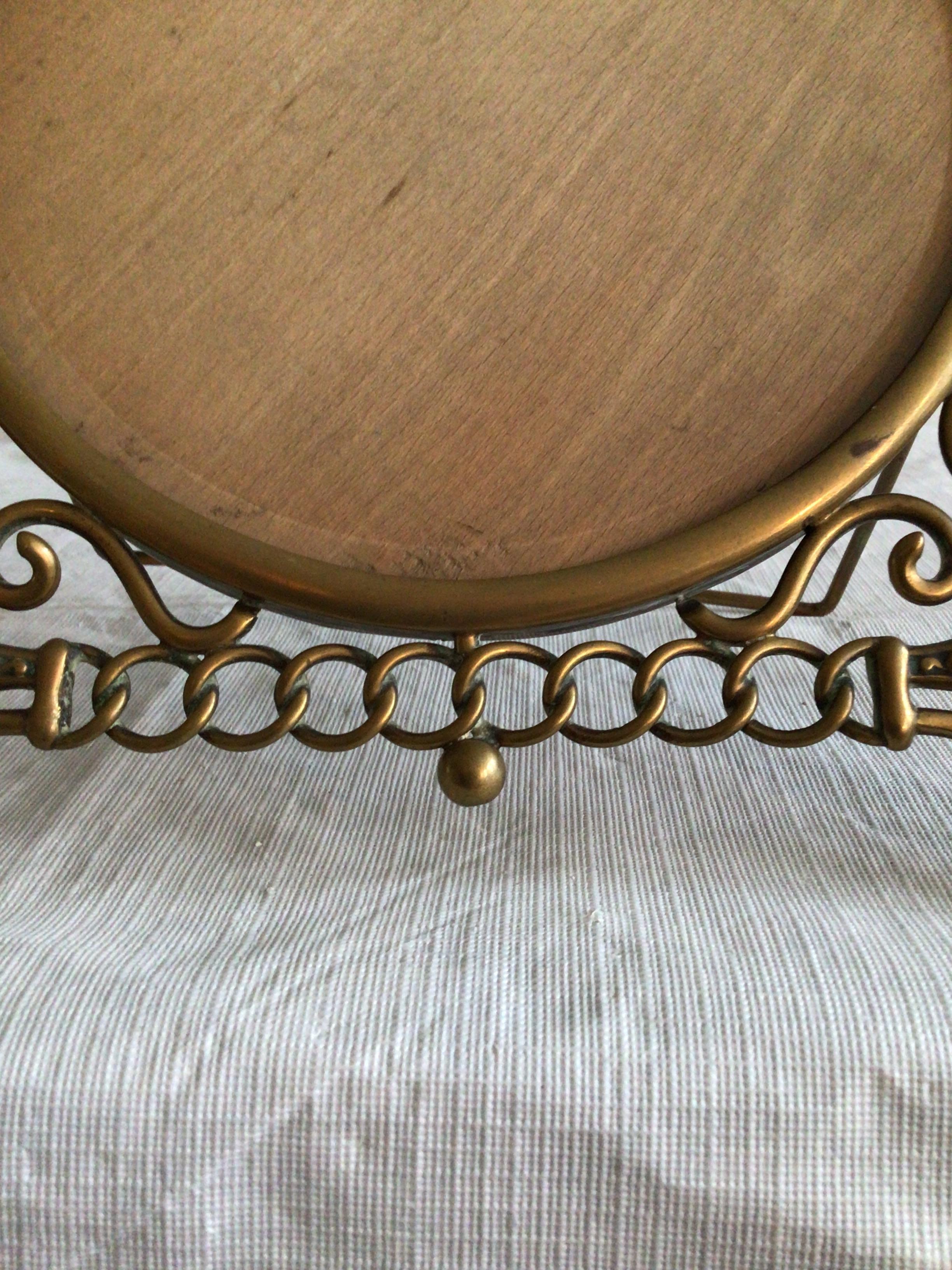 1900's English Scrolled Brass Circular Picture Frame with Medallion Accents For Sale 2
