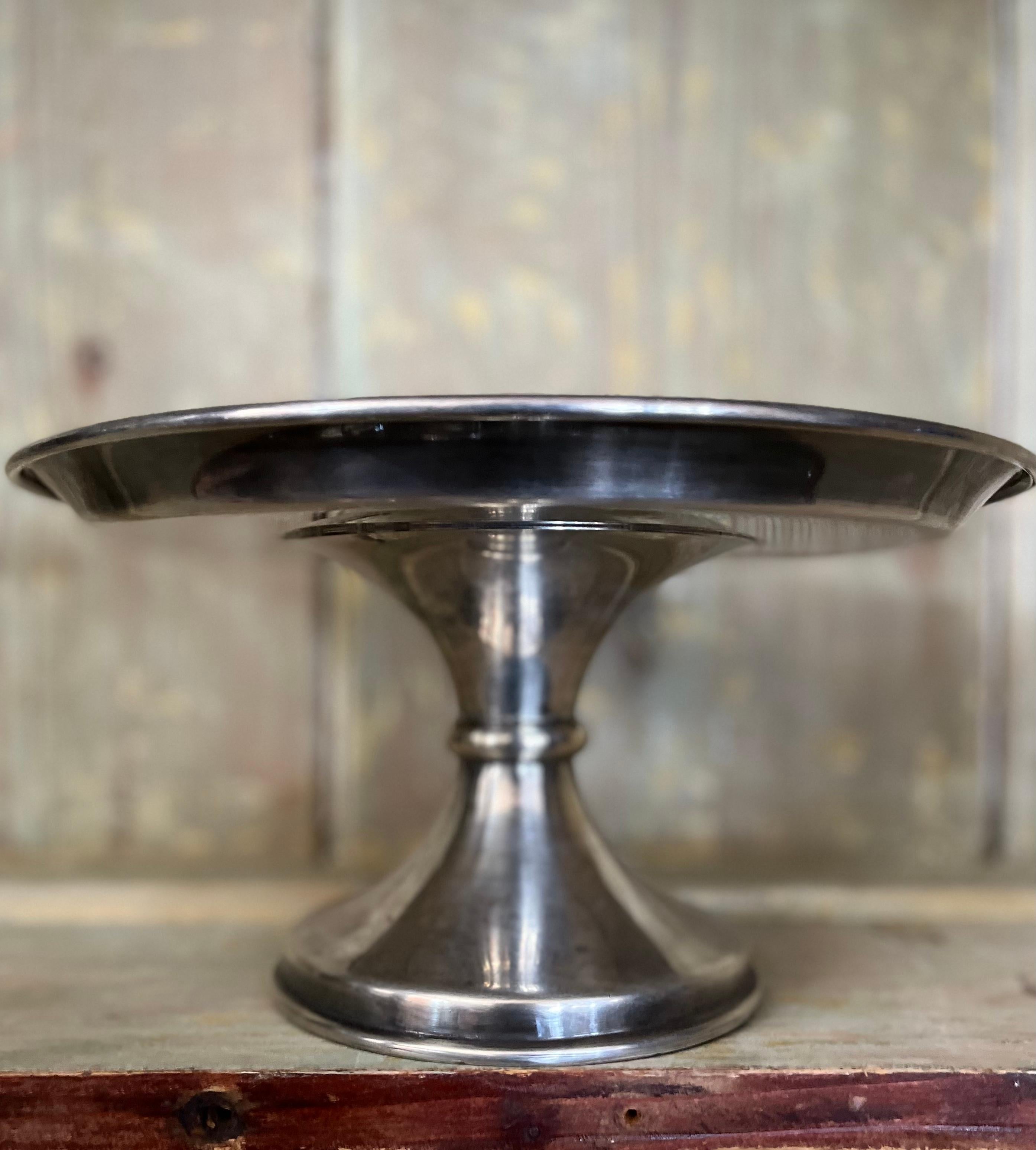 Late Victorian 1900s English Silverplate Cake Stand For Sale